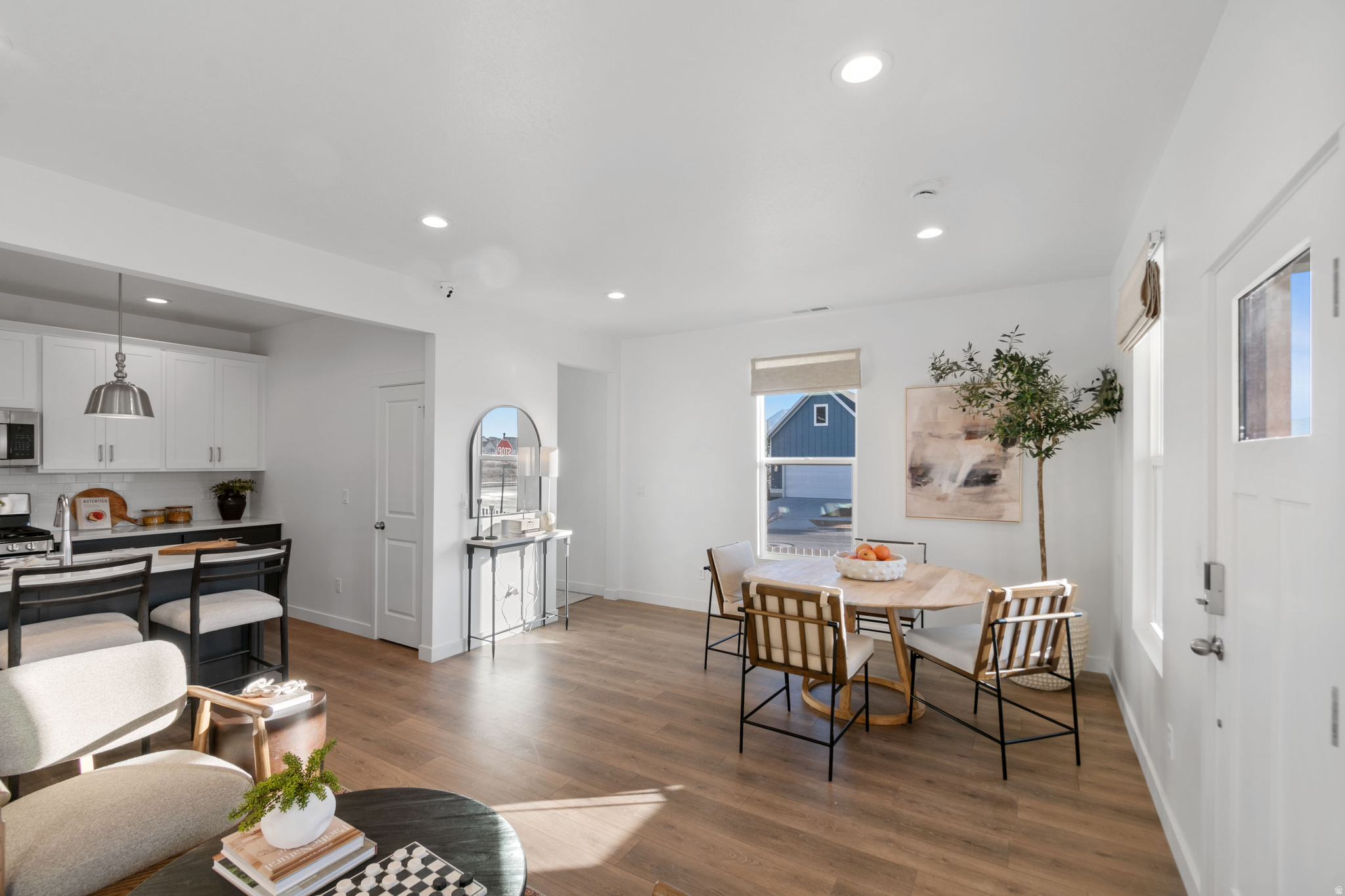 BEACON POINTE - Residential