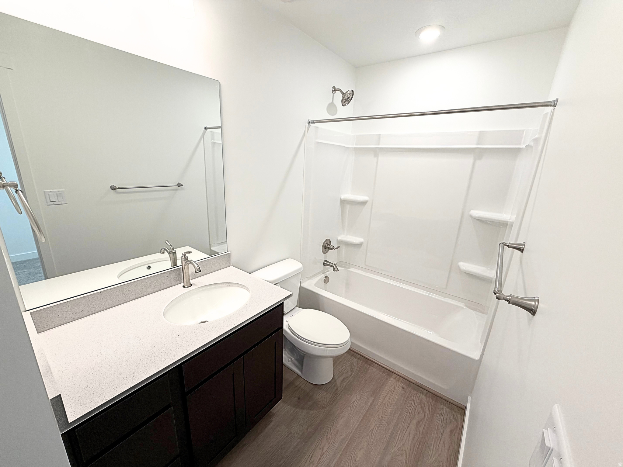 BEACON POINTE - Residential