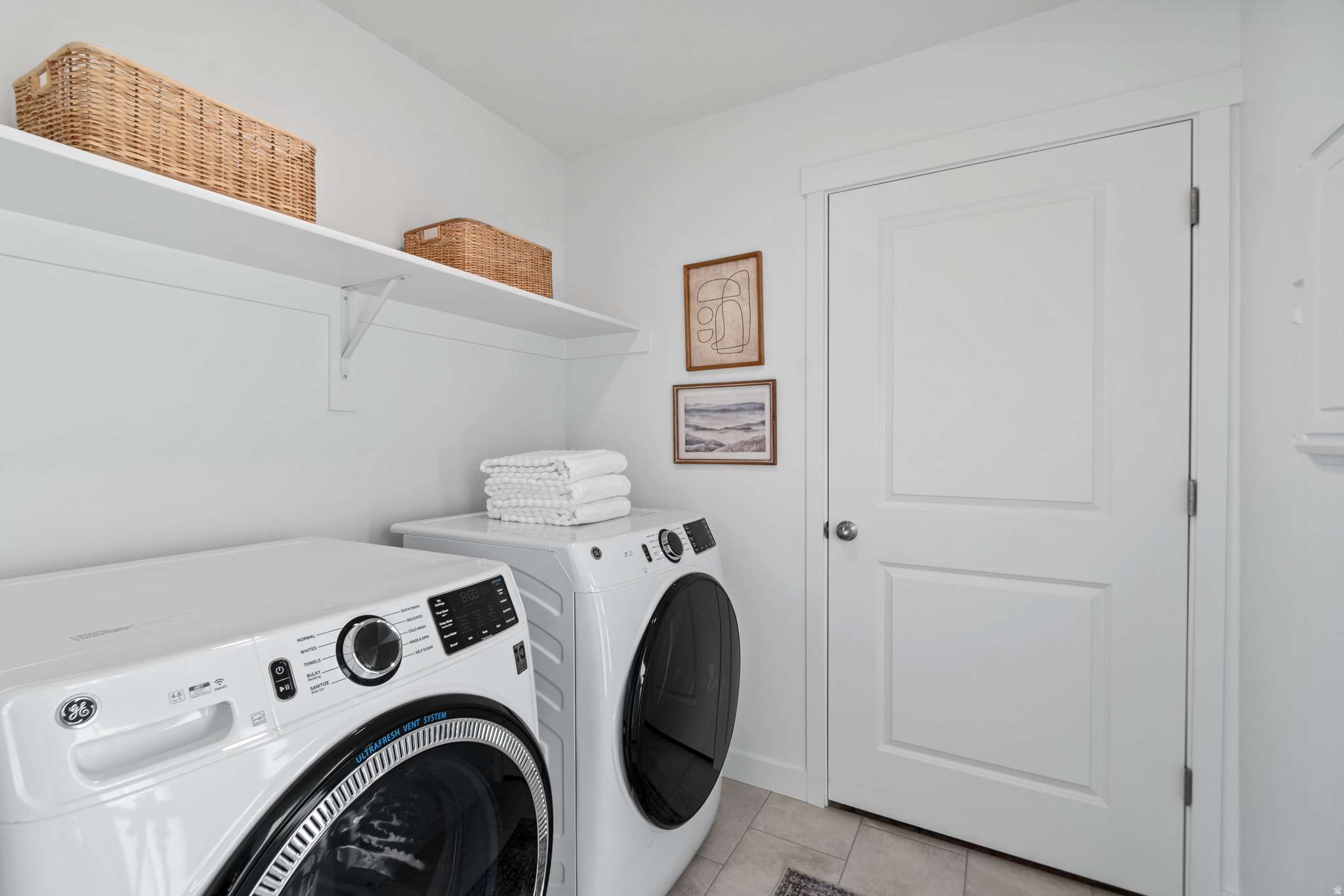 BEACON POINTE - Residential