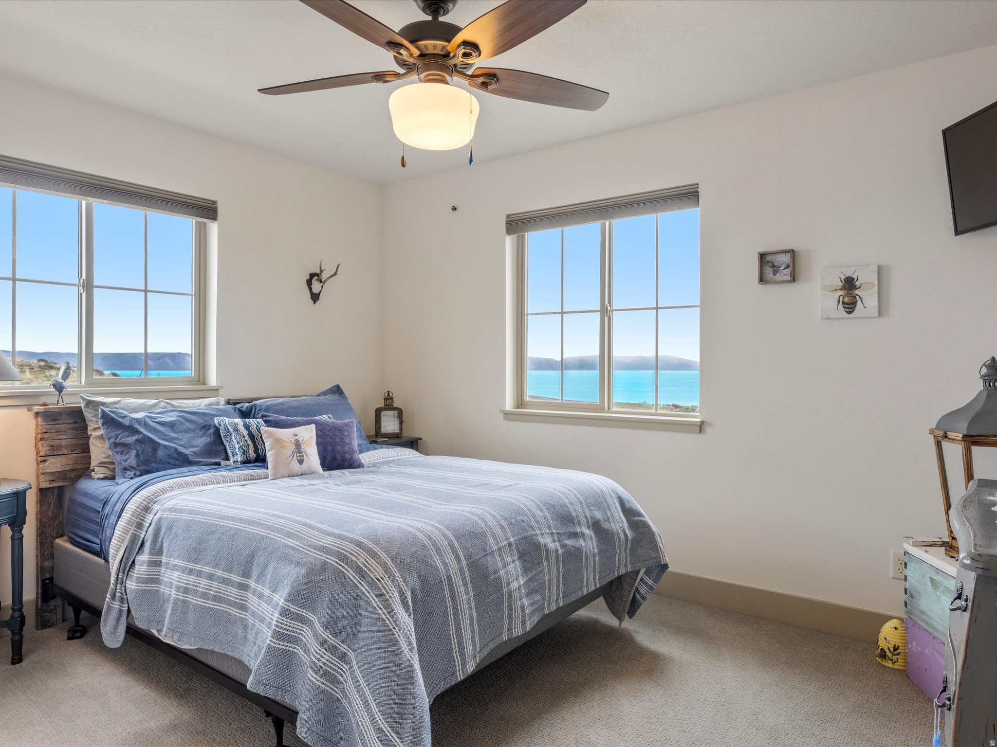 THE POINTE AT CANYON EST - Residential