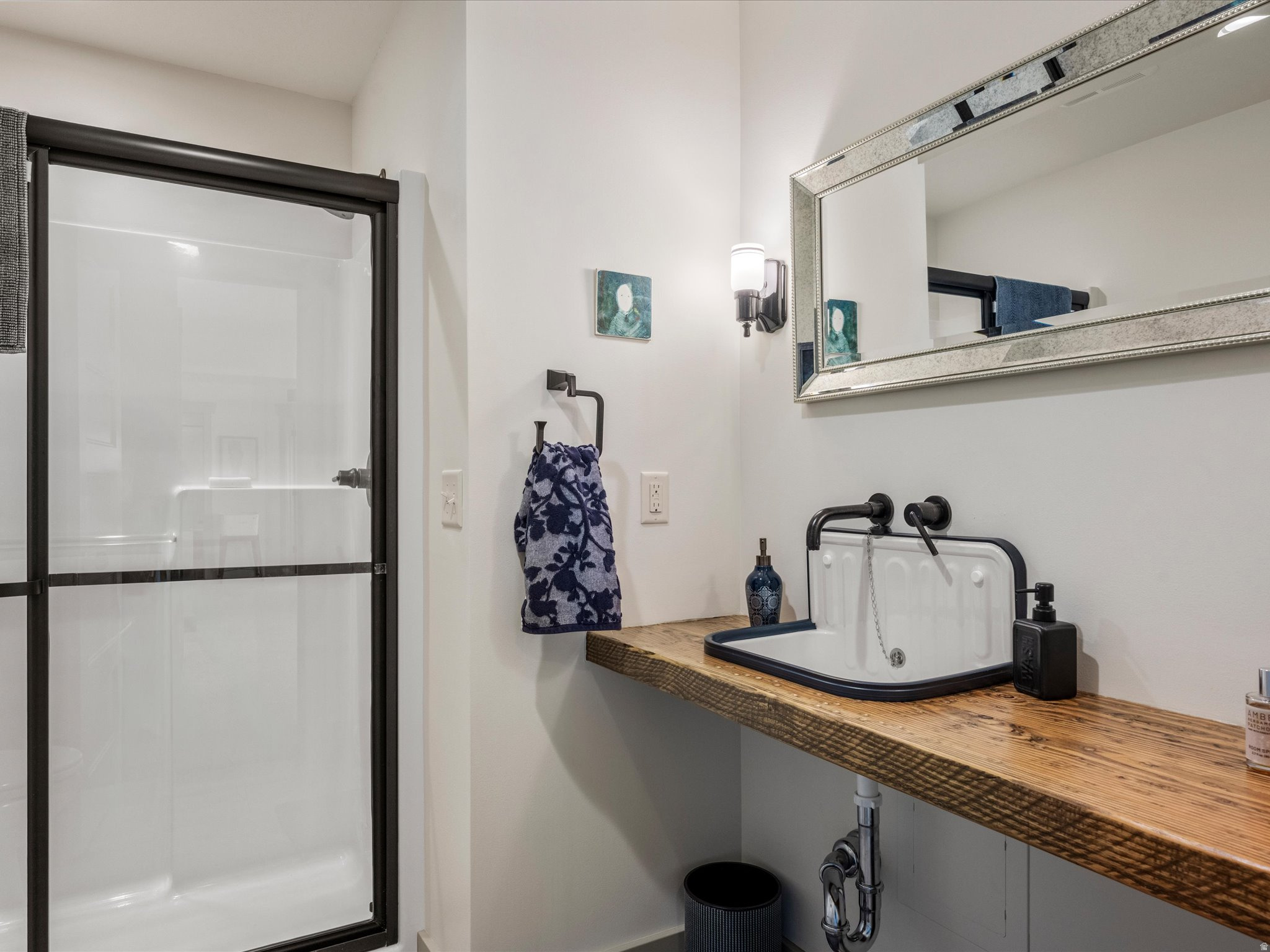 THE POINTE AT CANYON EST - Residential
