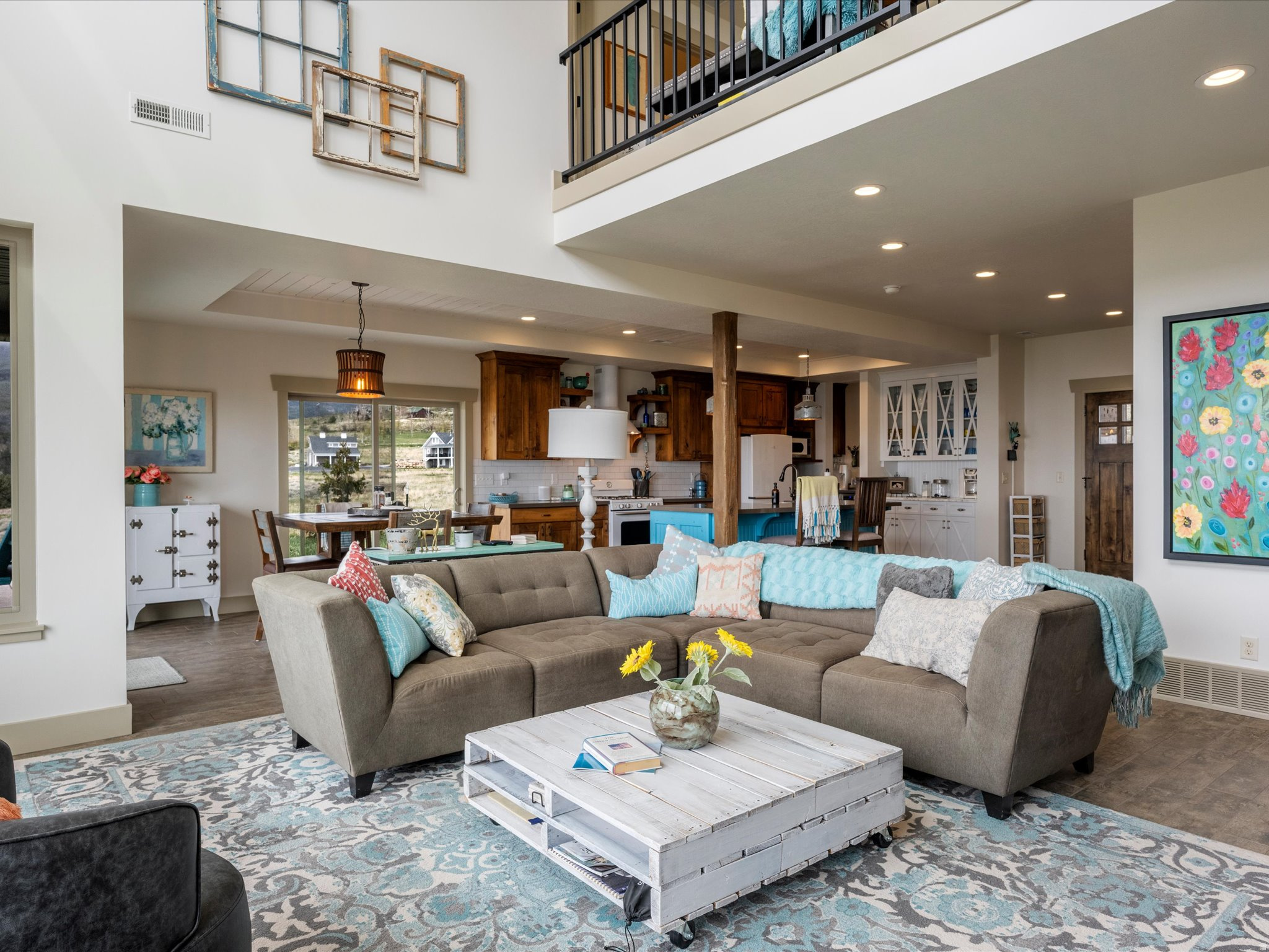 THE POINTE AT CANYON EST - Residential