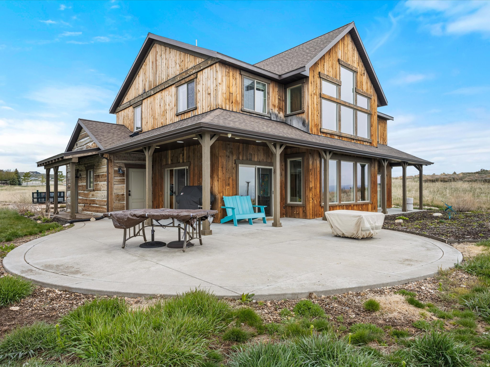 THE POINTE AT CANYON EST - Residential