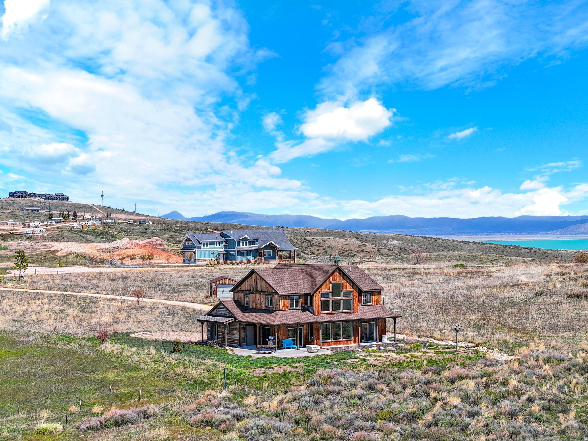 THE POINTE AT CANYON EST - Residential