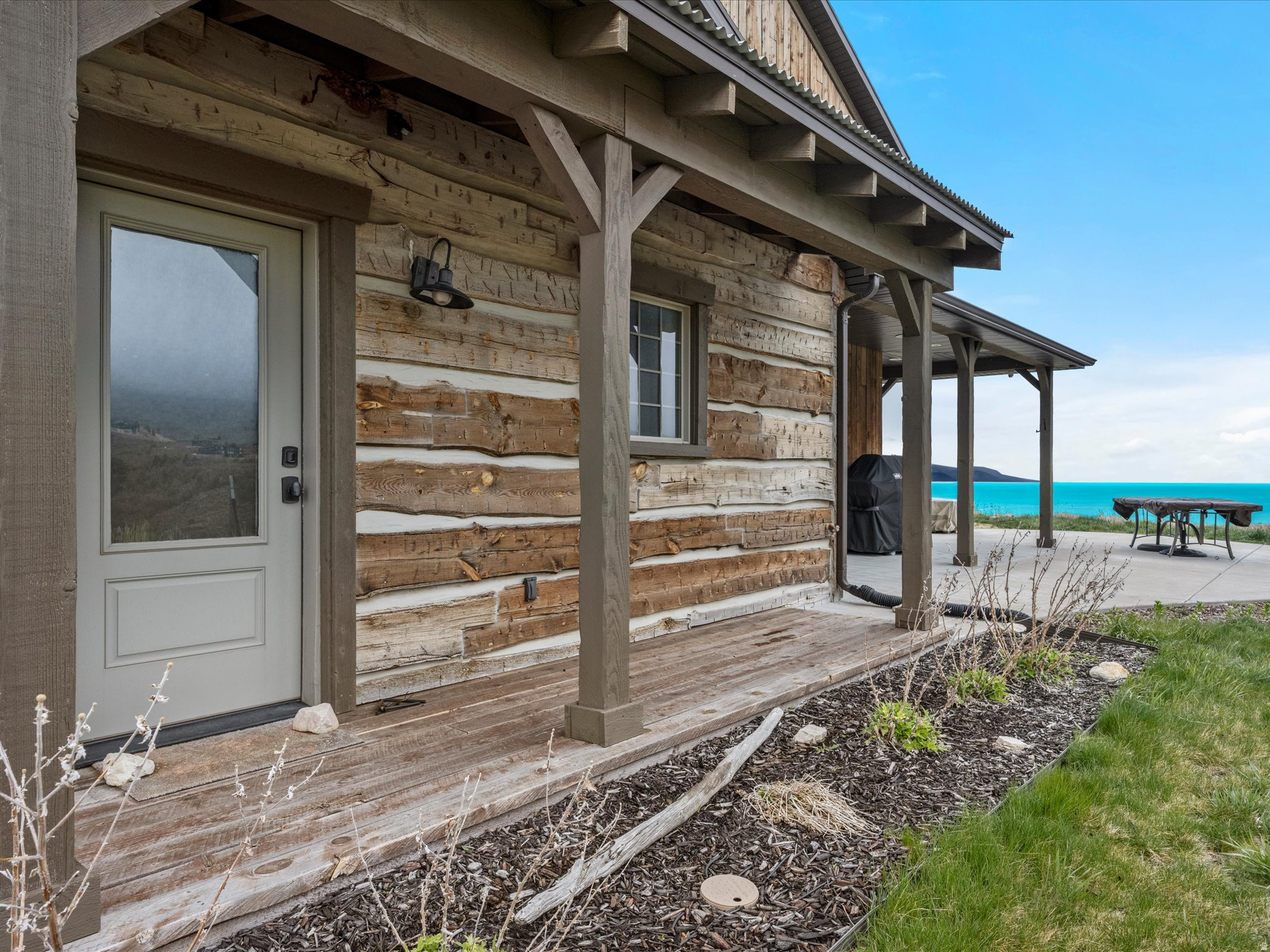THE POINTE AT CANYON EST - Residential