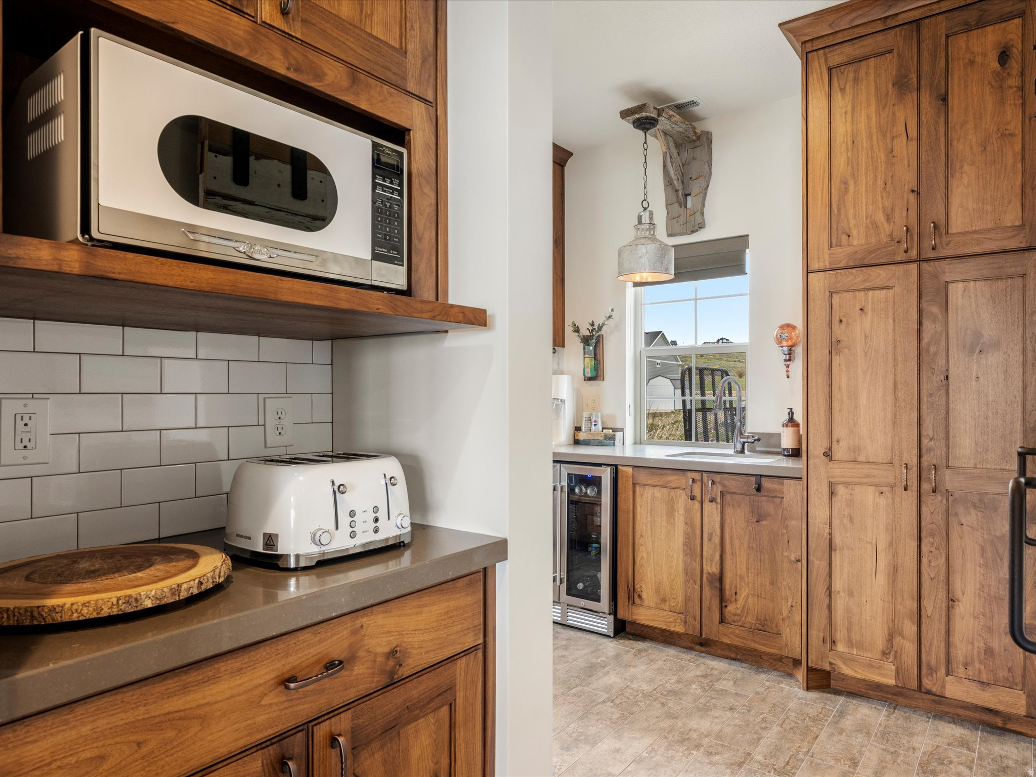 THE POINTE AT CANYON EST - Residential