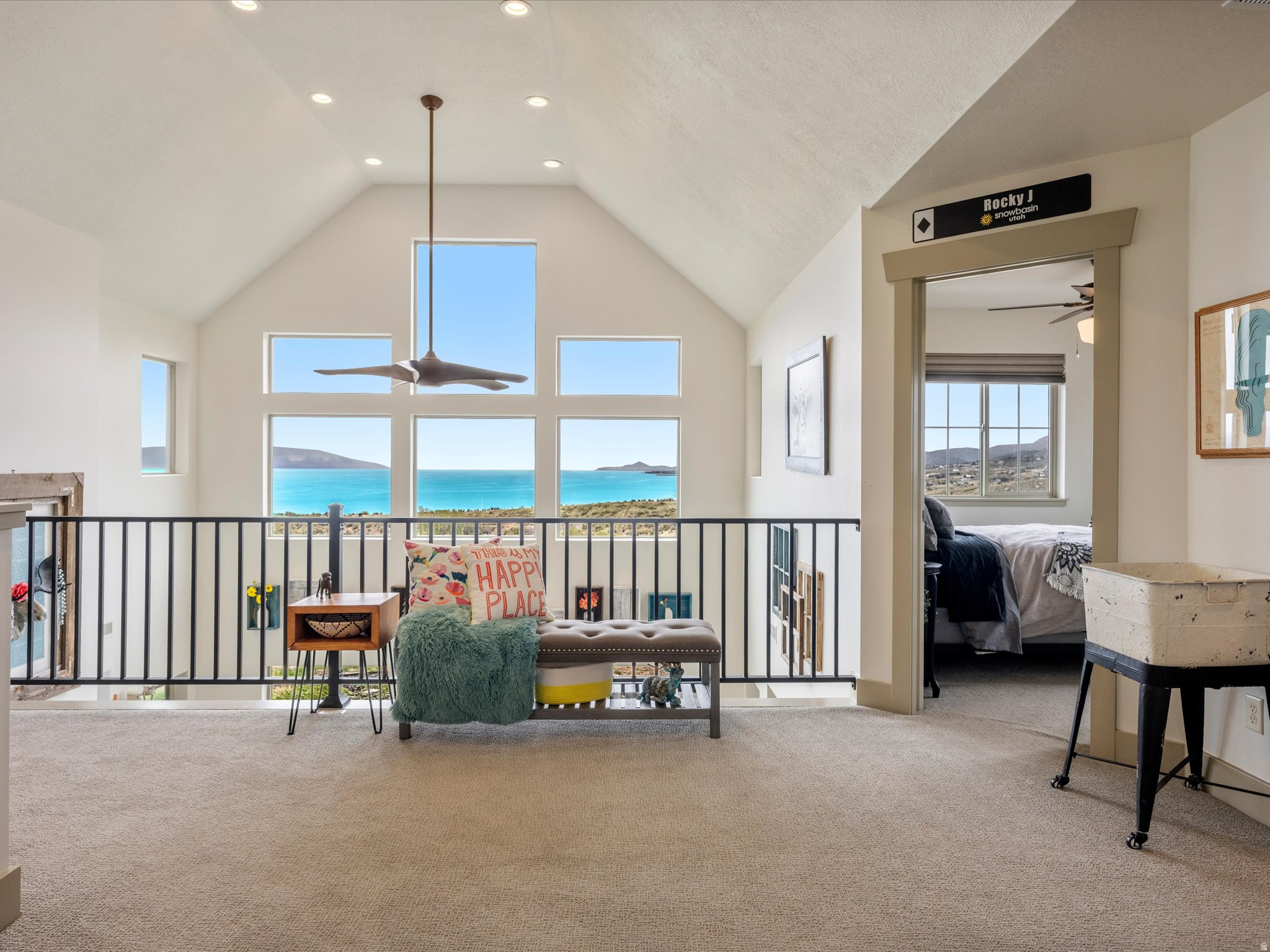 THE POINTE AT CANYON EST - Residential