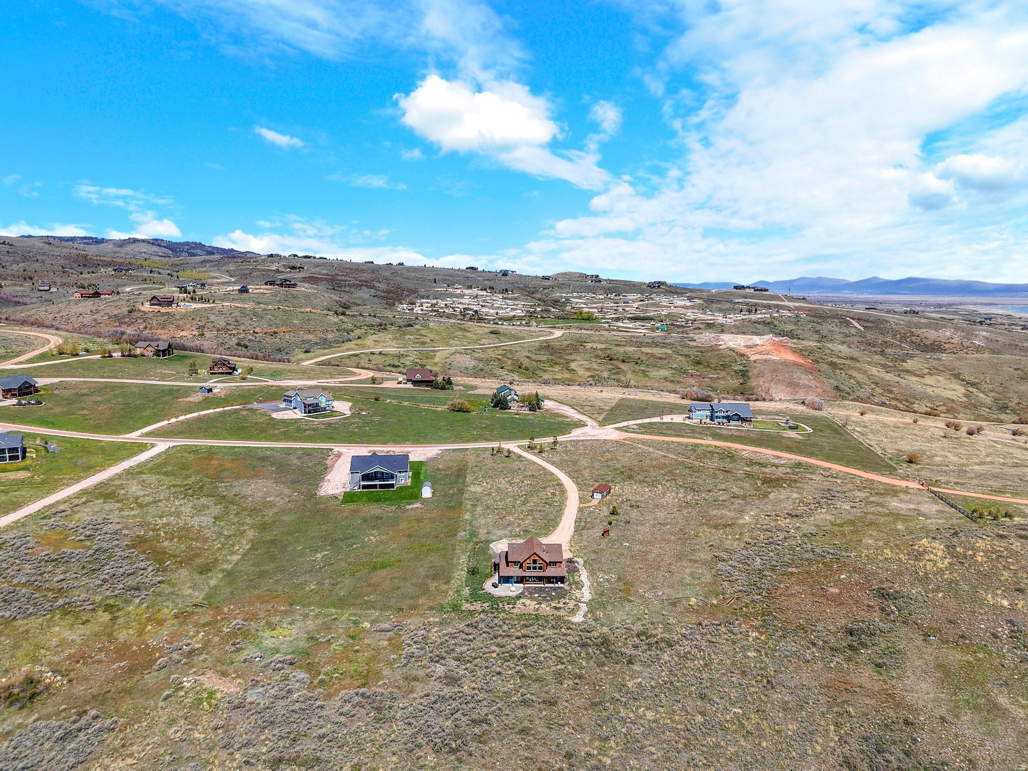 THE POINTE AT CANYON EST - Residential