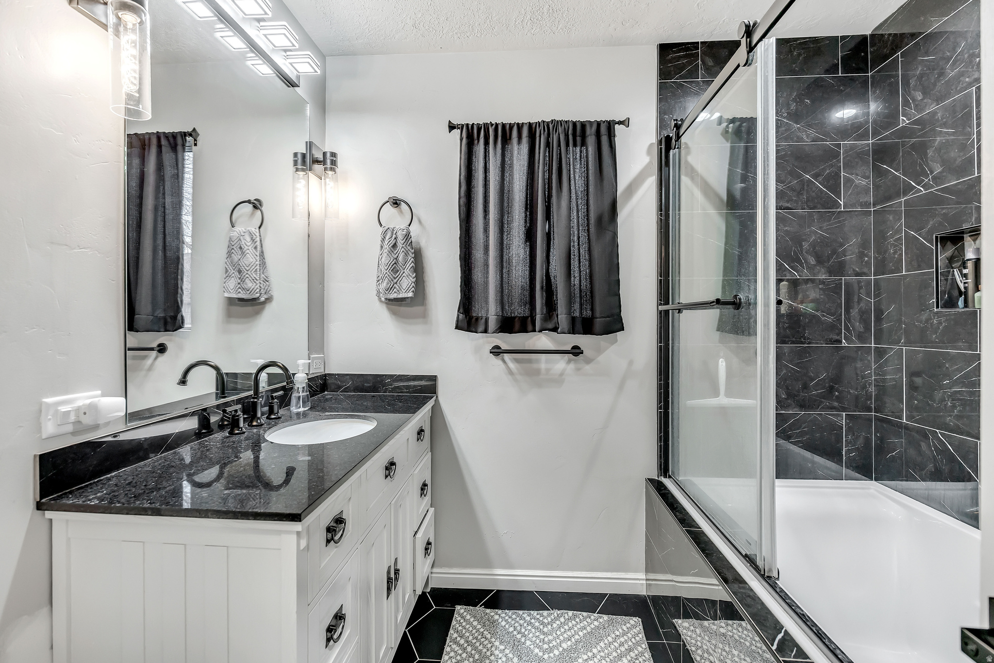 MOUNTAIN VIEW - Residential