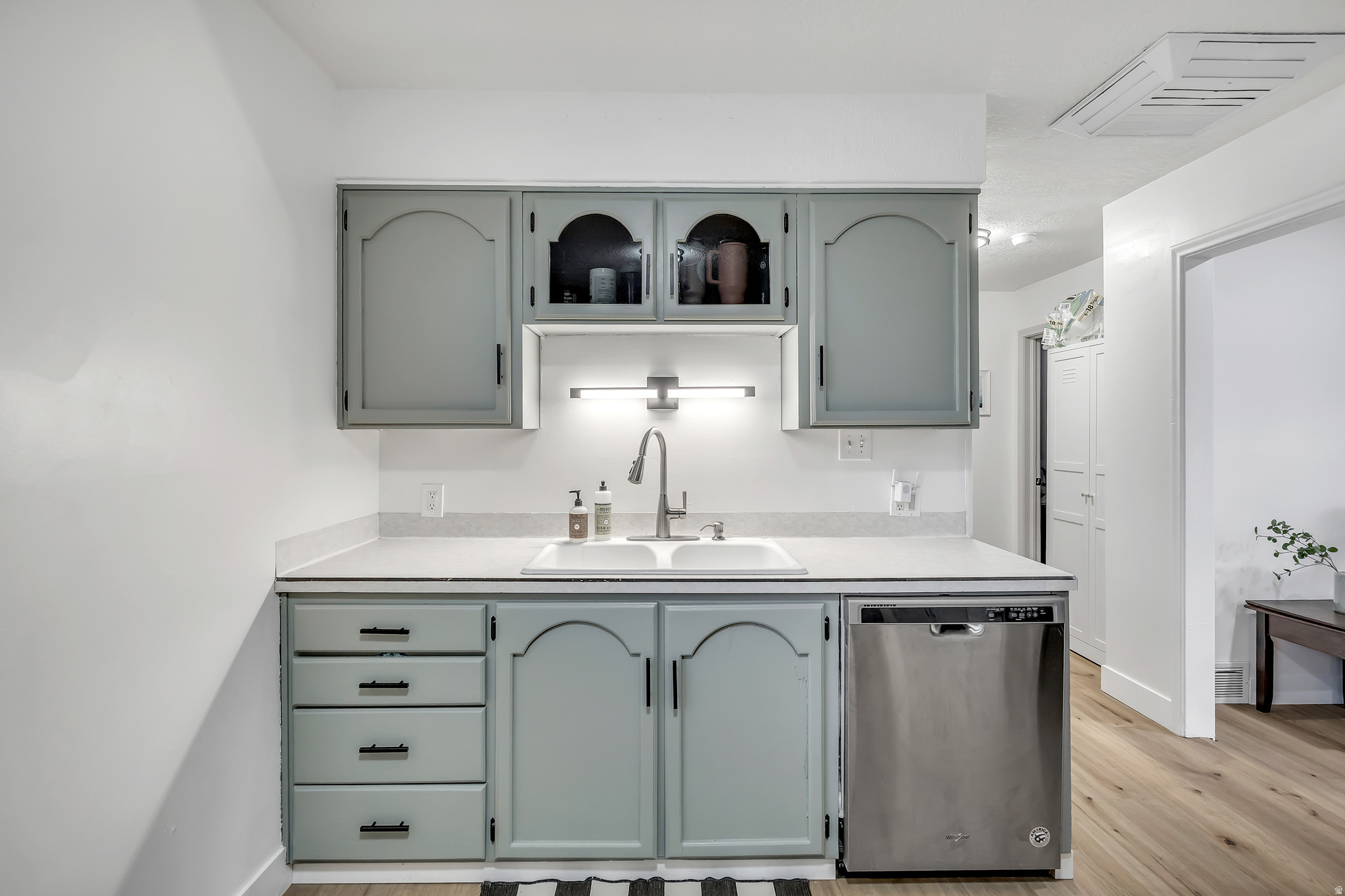 MOUNTAIN VIEW - Residential