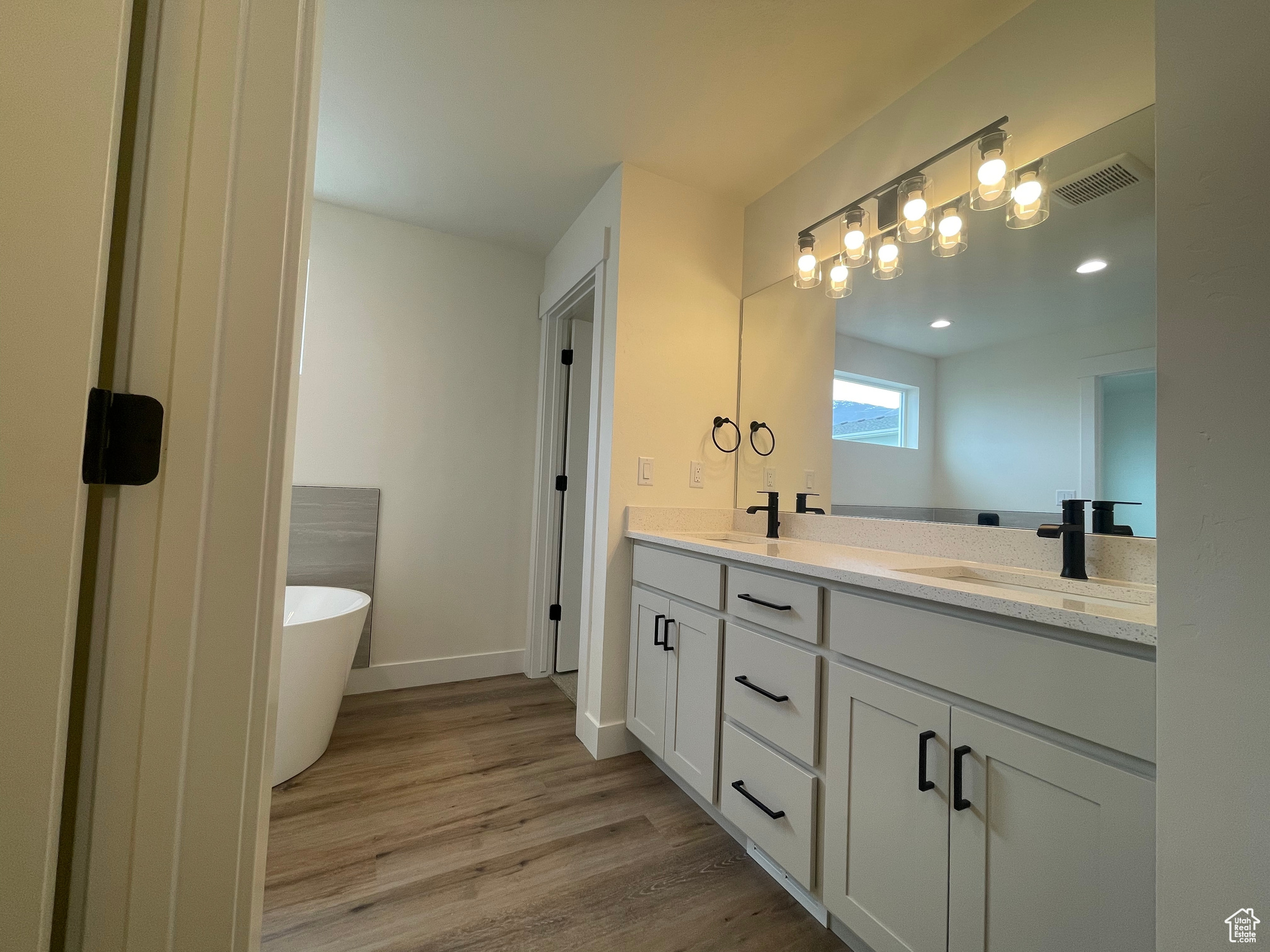 WESTFIELDS CENTRAL - Residential Income