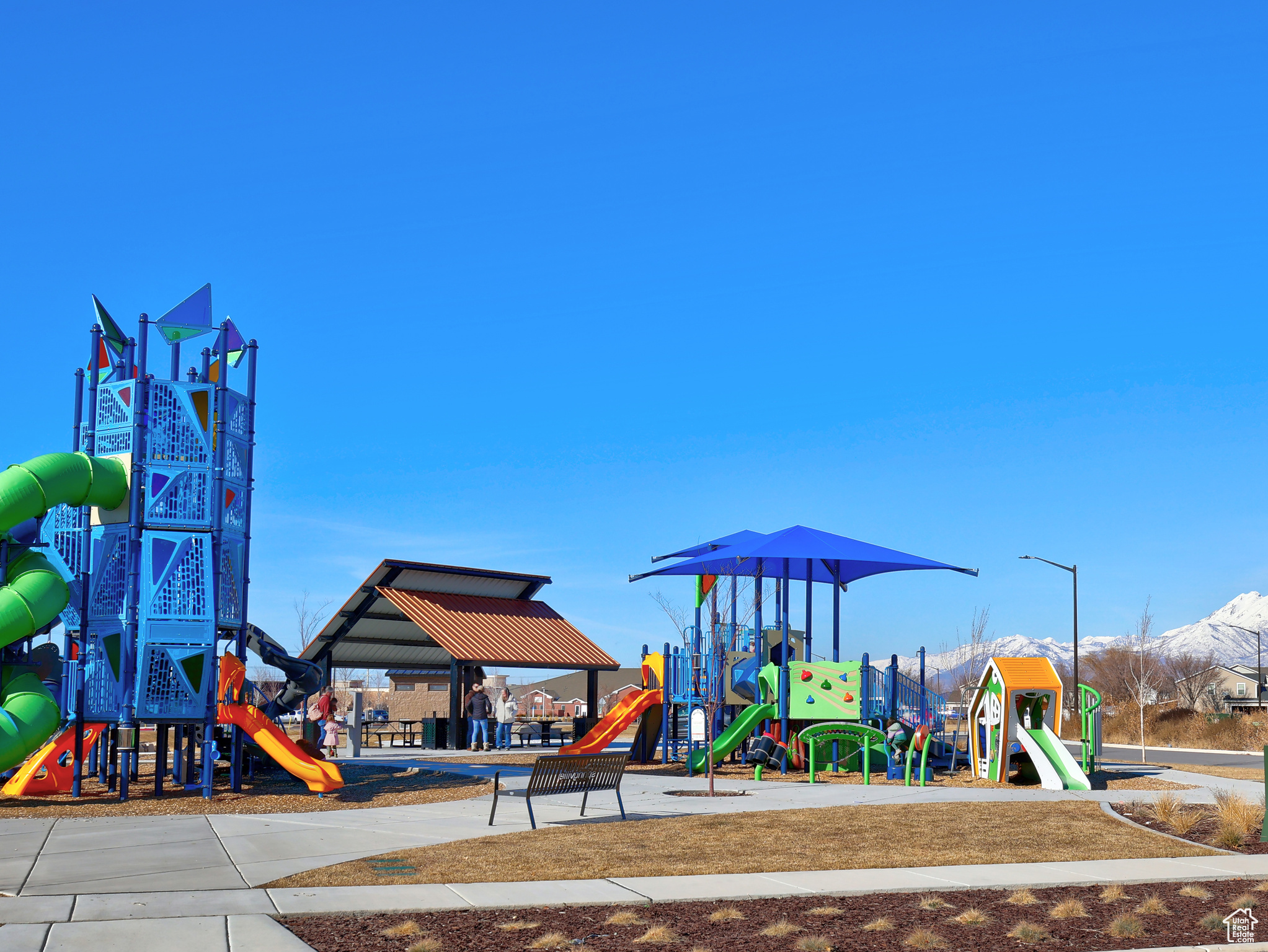 WESTFIELDS CENTRAL - Residential Income