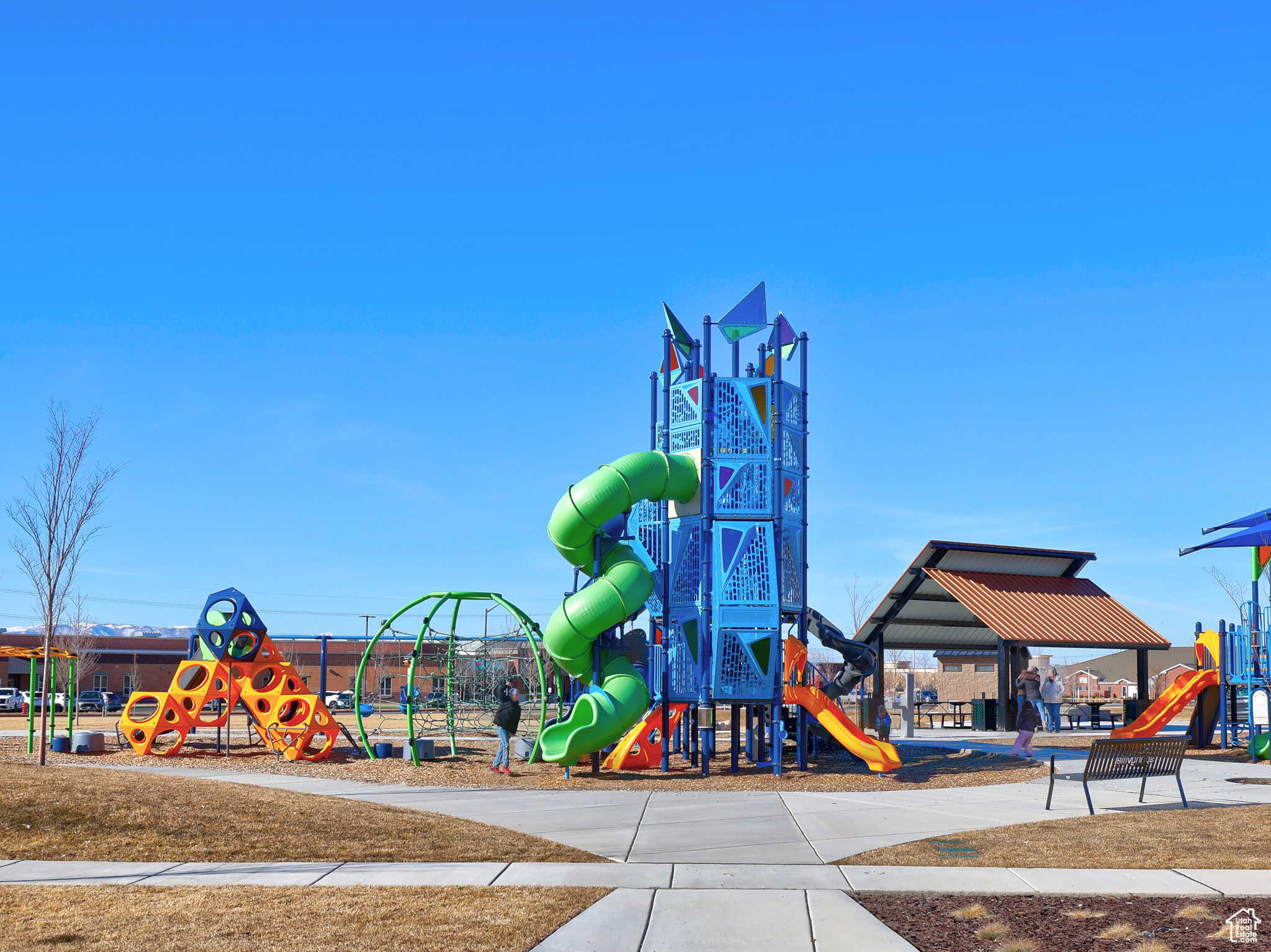 WESTFIELDS CENTRAL - Residential Income