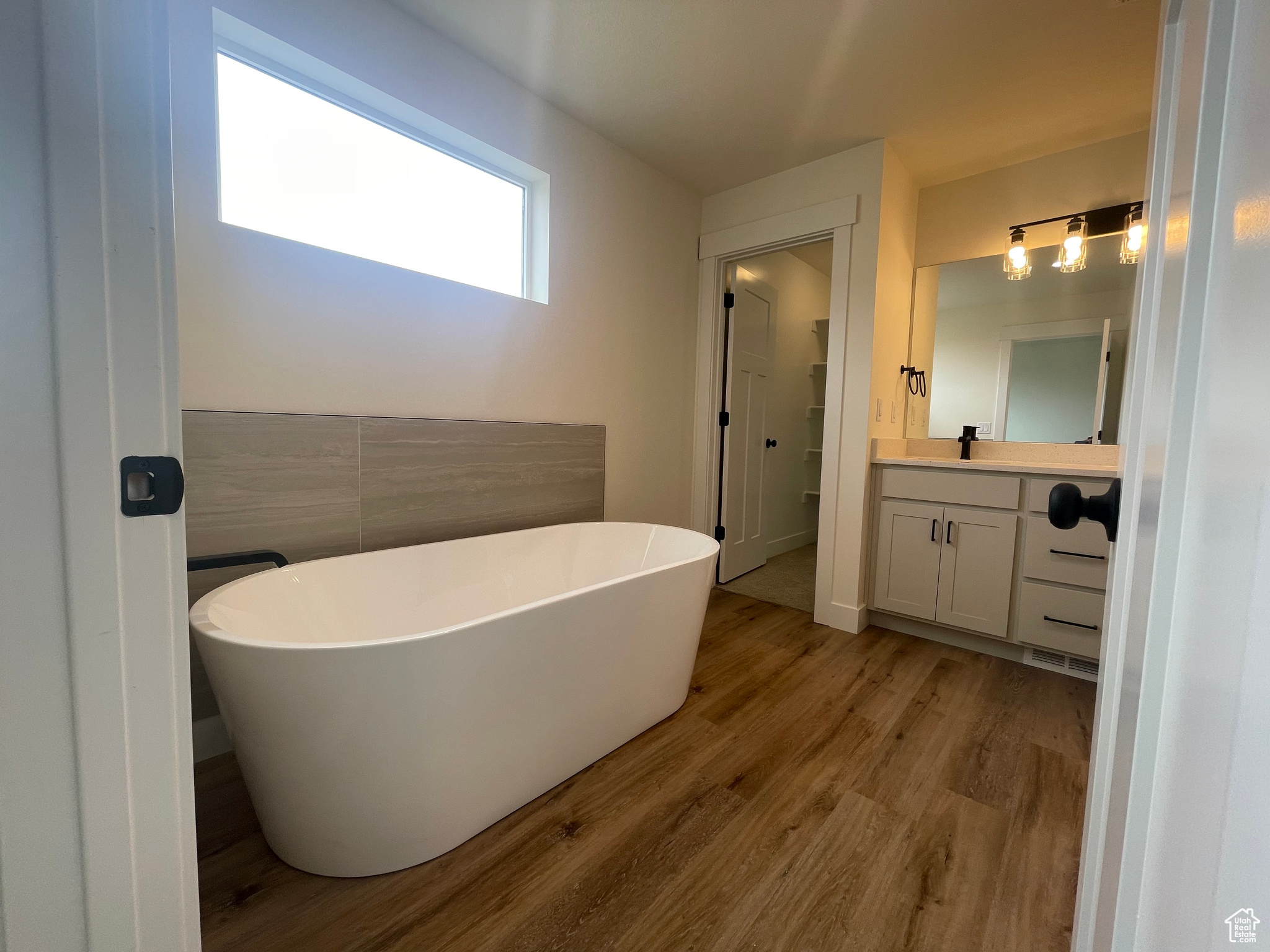 WESTFIELDS CENTRAL - Residential Income