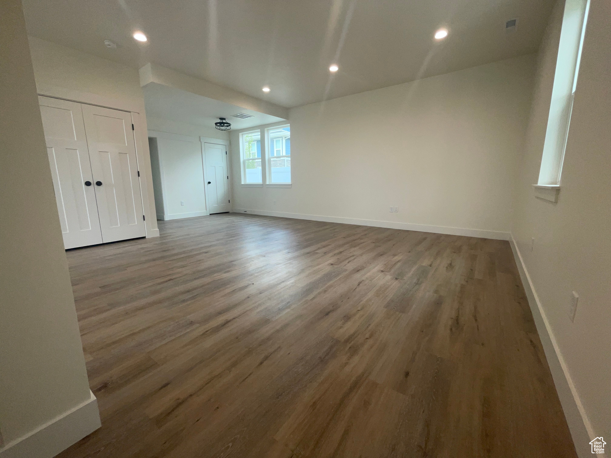 WESTFIELDS CENTRAL - Residential Income