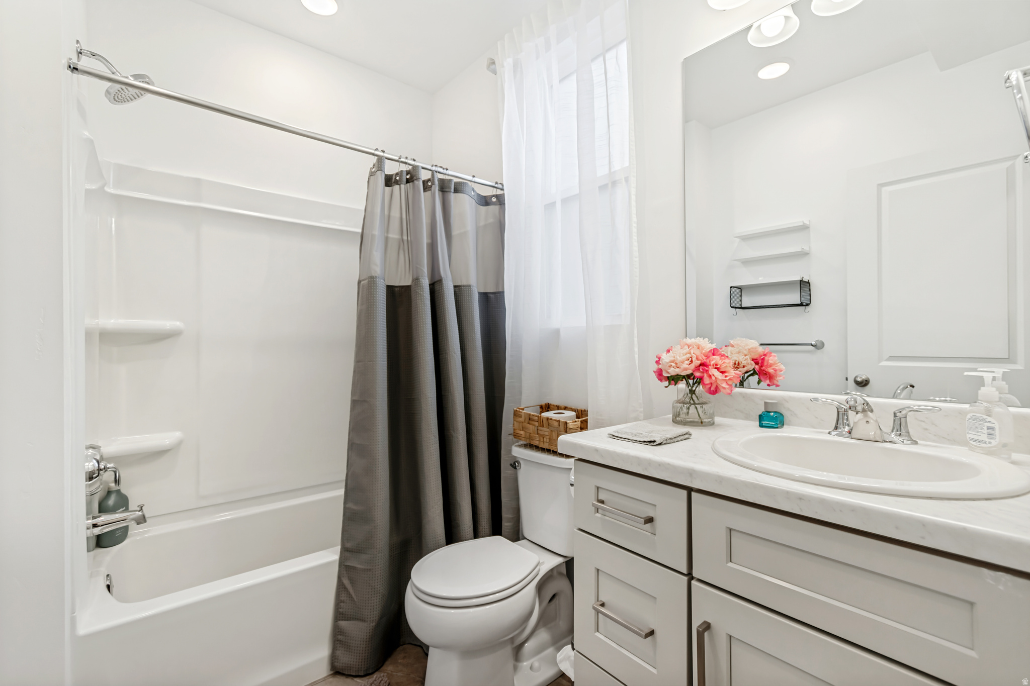 DAYBREAK - Residential