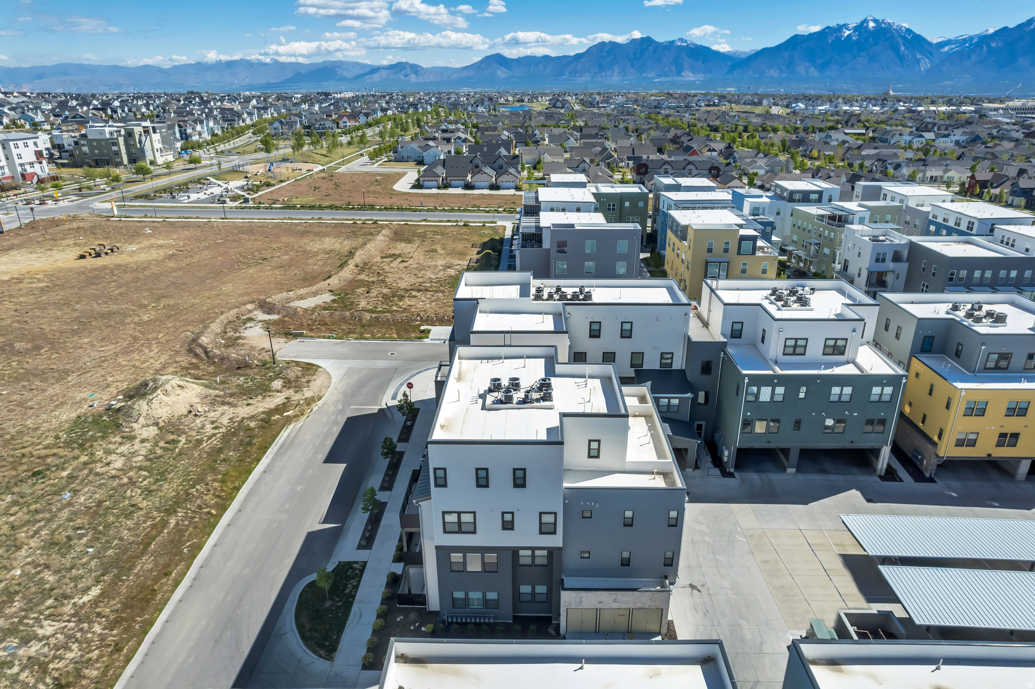 DAYBREAK - Residential