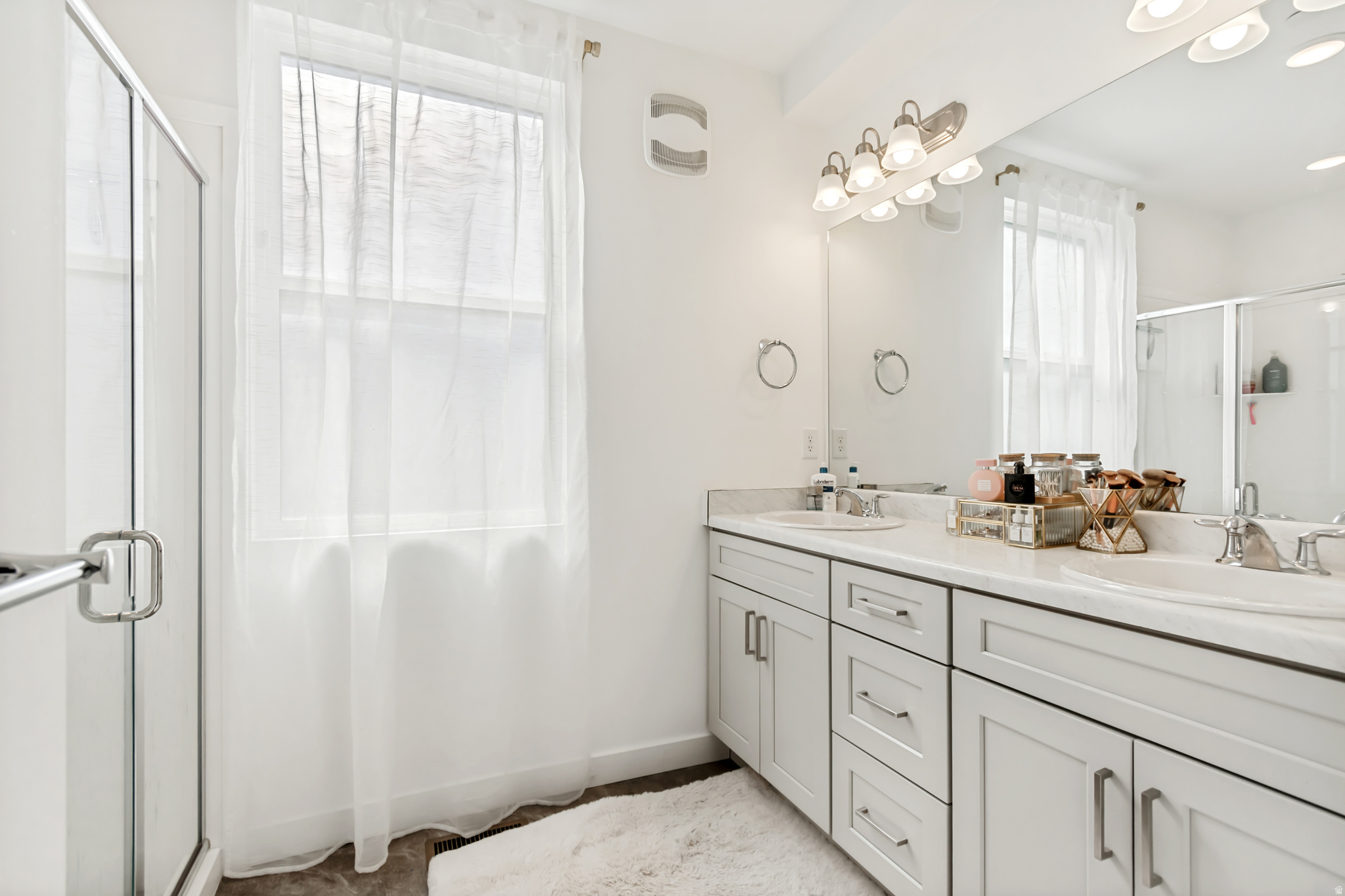 DAYBREAK - Residential