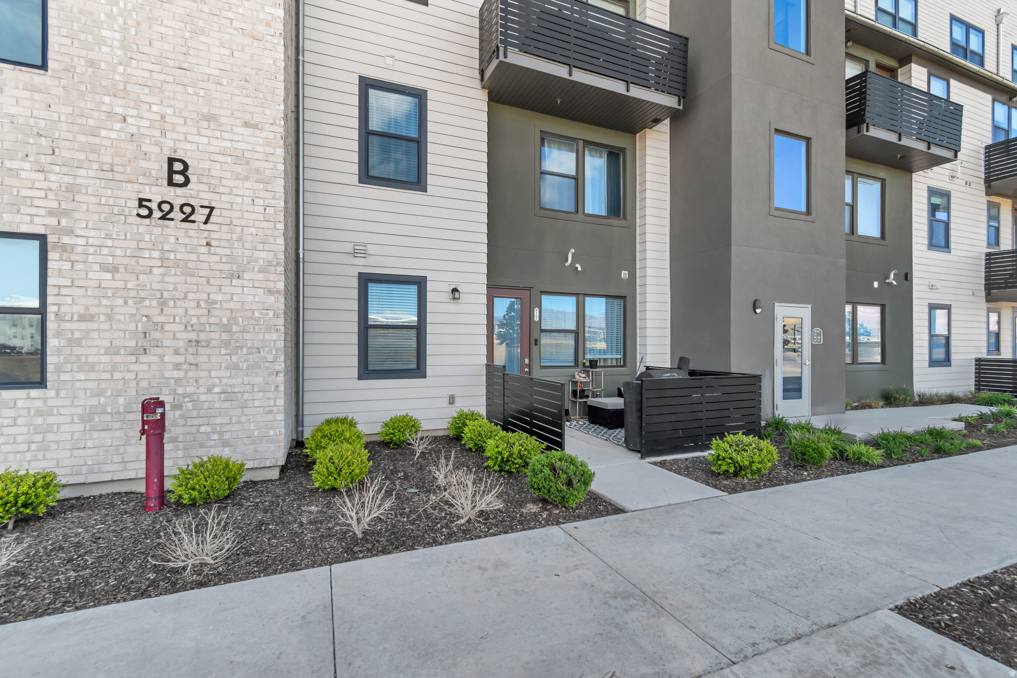 DAYBREAK - Residential