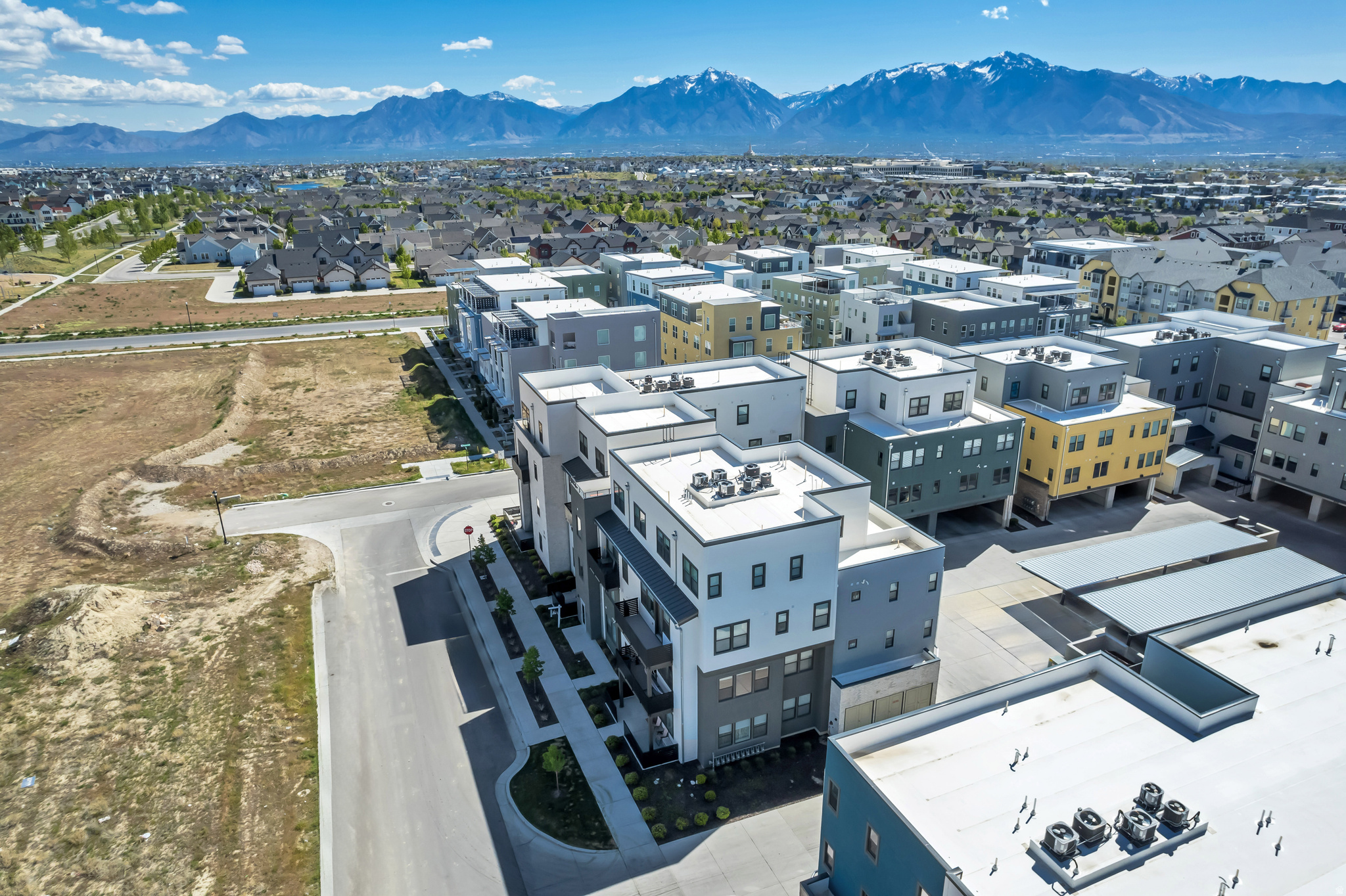 DAYBREAK - Residential