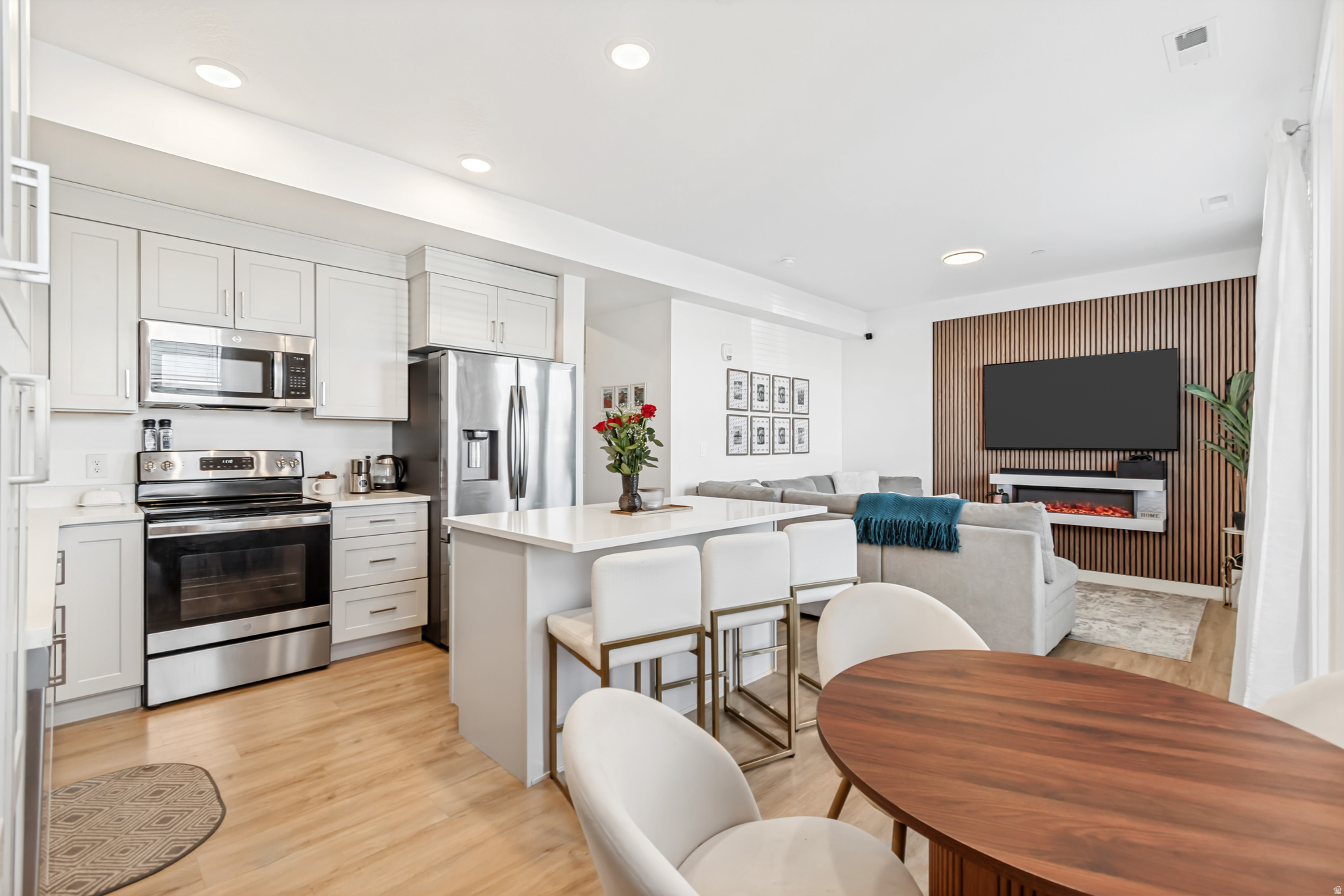 DAYBREAK - Residential