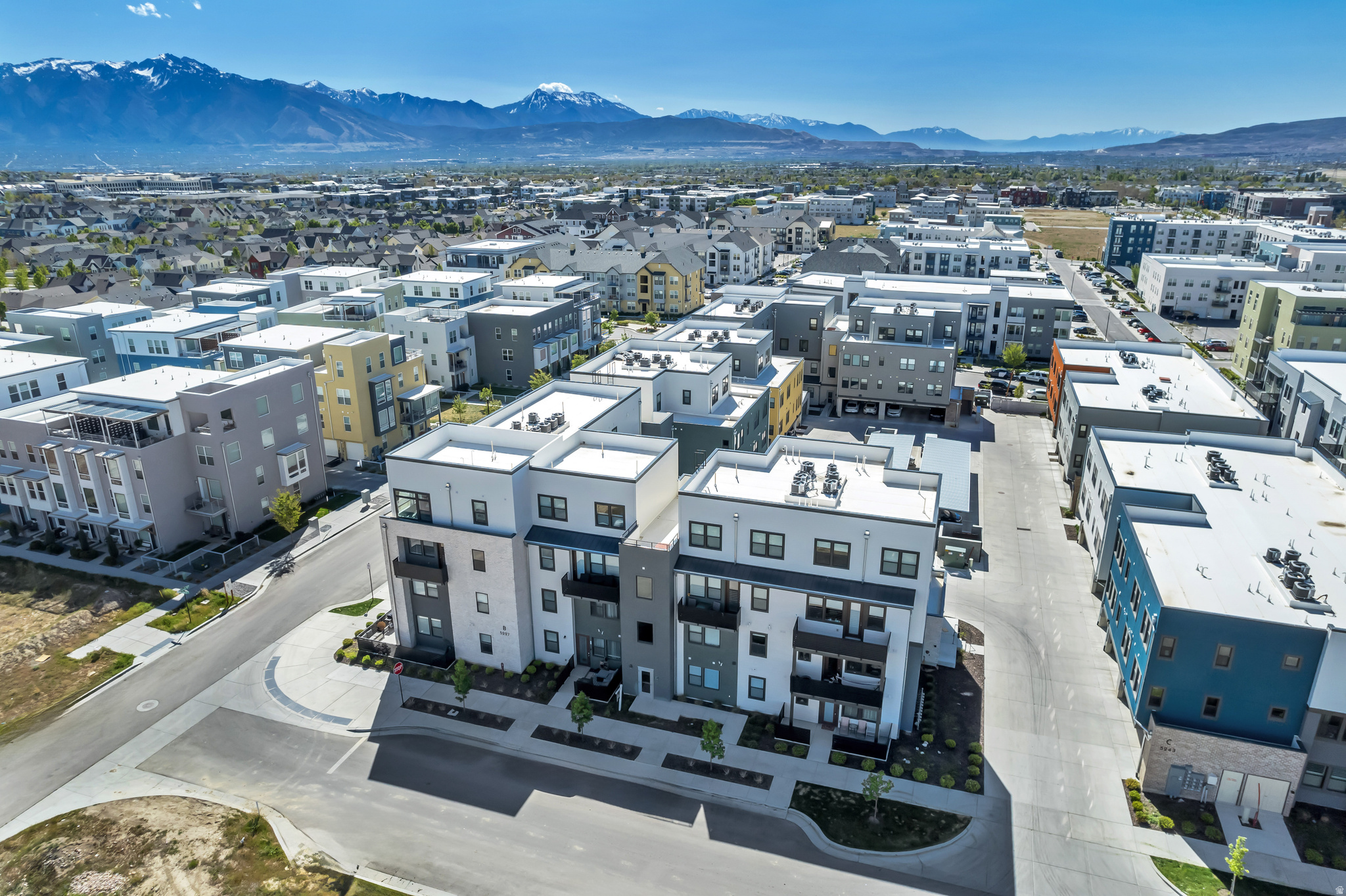 DAYBREAK - Residential