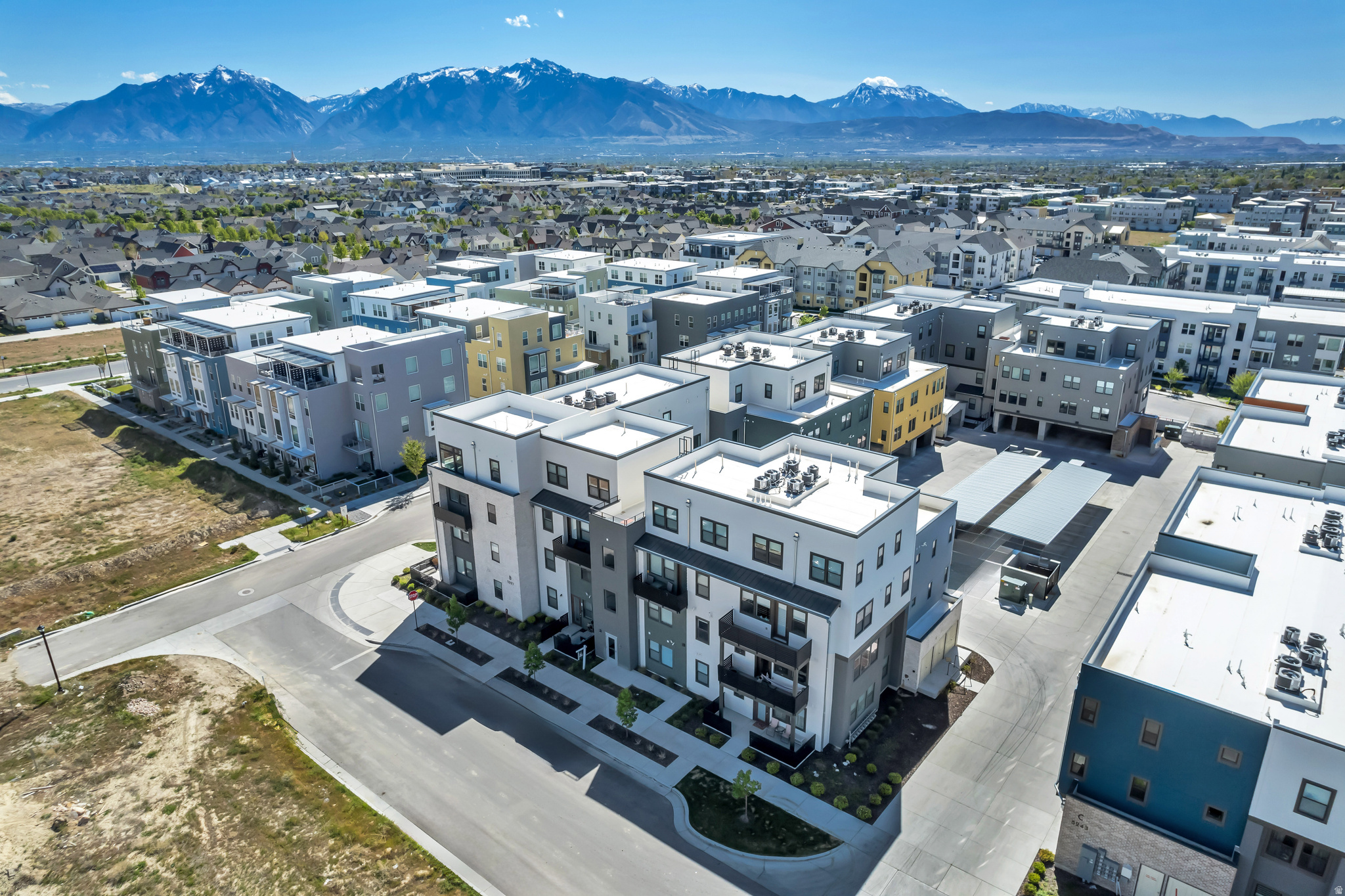 DAYBREAK - Residential