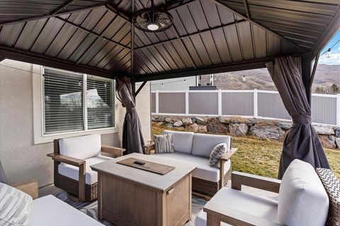 Tiny photo for 1328 E ORCHARD RIDGE LN, Kaysville, UT 84037 (MLS # 2137553)