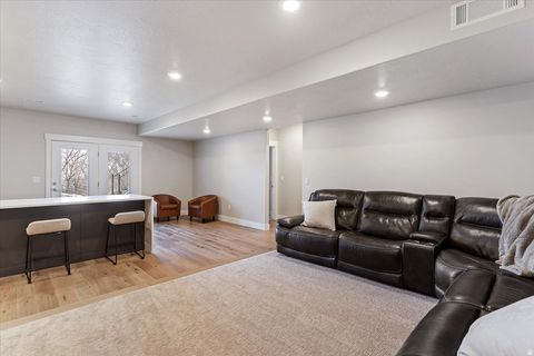 Tiny photo for 1328 E ORCHARD RIDGE LN, Kaysville, UT 84037 (MLS # 2137553)