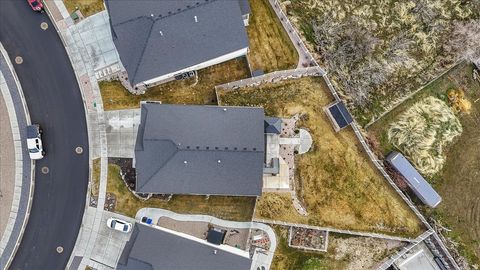 Tiny photo for 1328 E ORCHARD RIDGE LN, Kaysville, UT 84037 (MLS # 2137553)