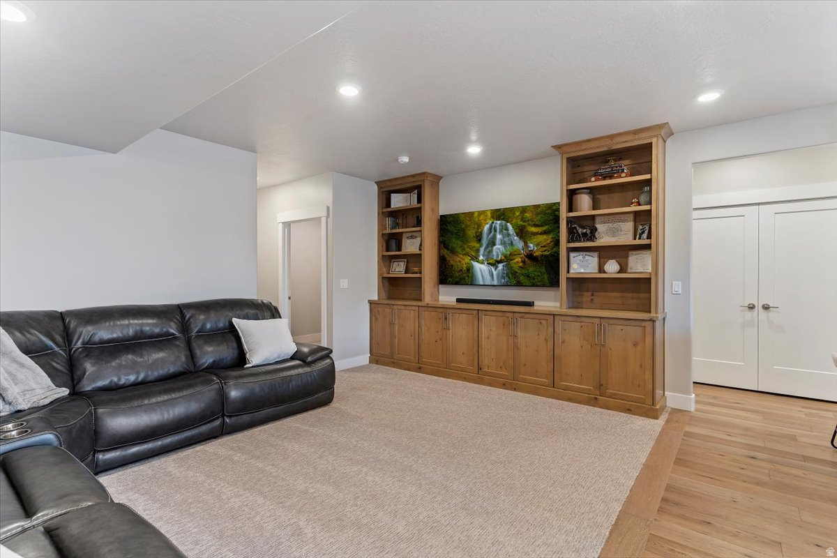 ORCHARD RIDGE - Residential