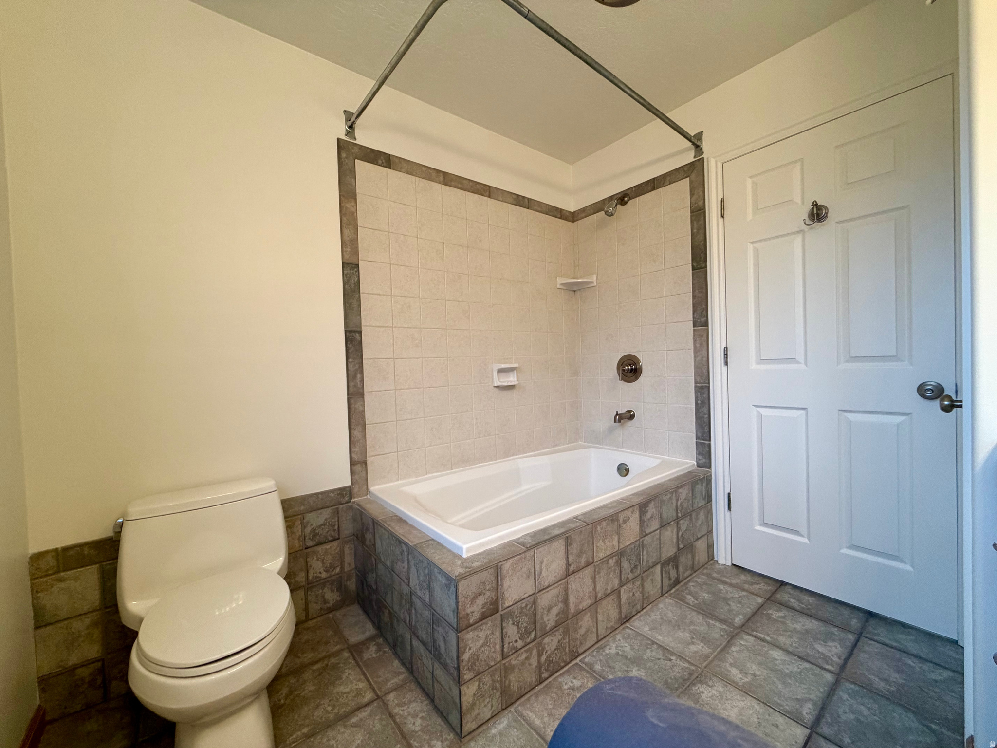 COUNTRY GARDENS ESTATE SUB - Residential