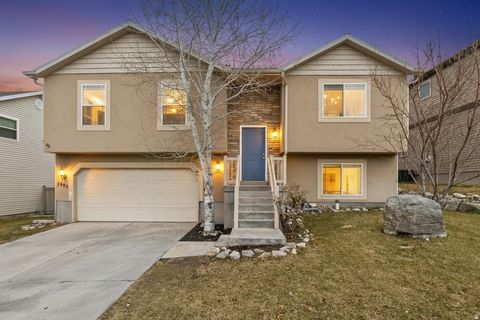 Photo of 3992 E OFALLONS WAY N, Eagle Mountain, UT 84005 (MLS # 2140510)