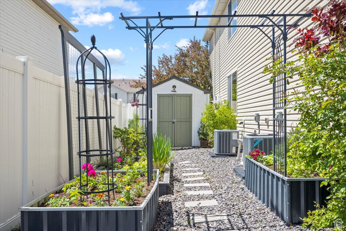 SPANISH FIELDS - Residential