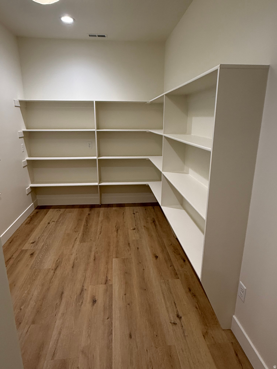 COUNTRY CLUB - Residential