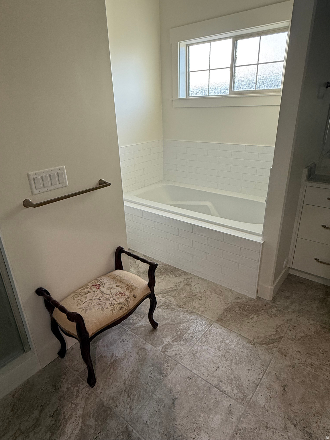 COUNTRY CLUB - Residential