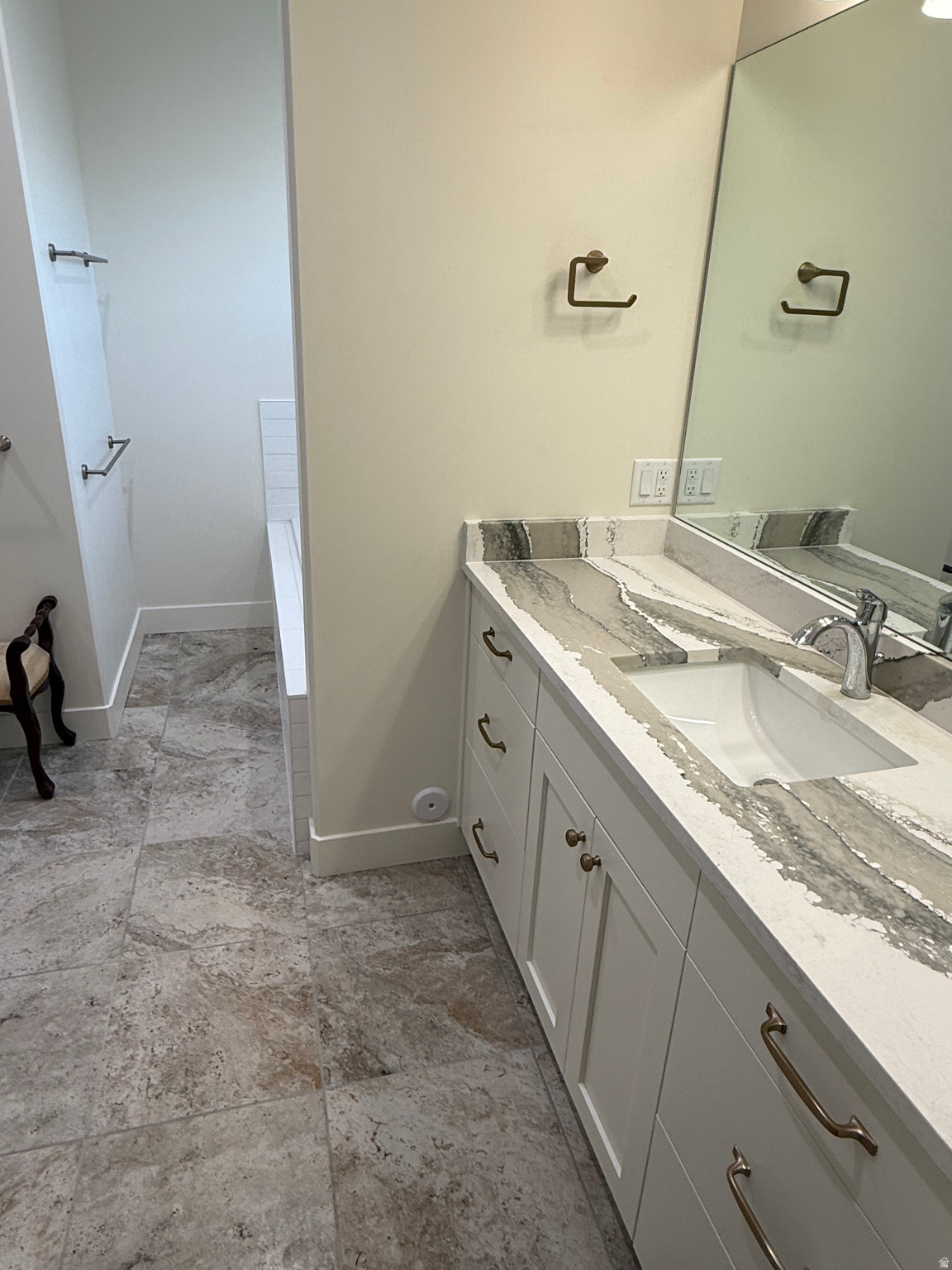 COUNTRY CLUB - Residential