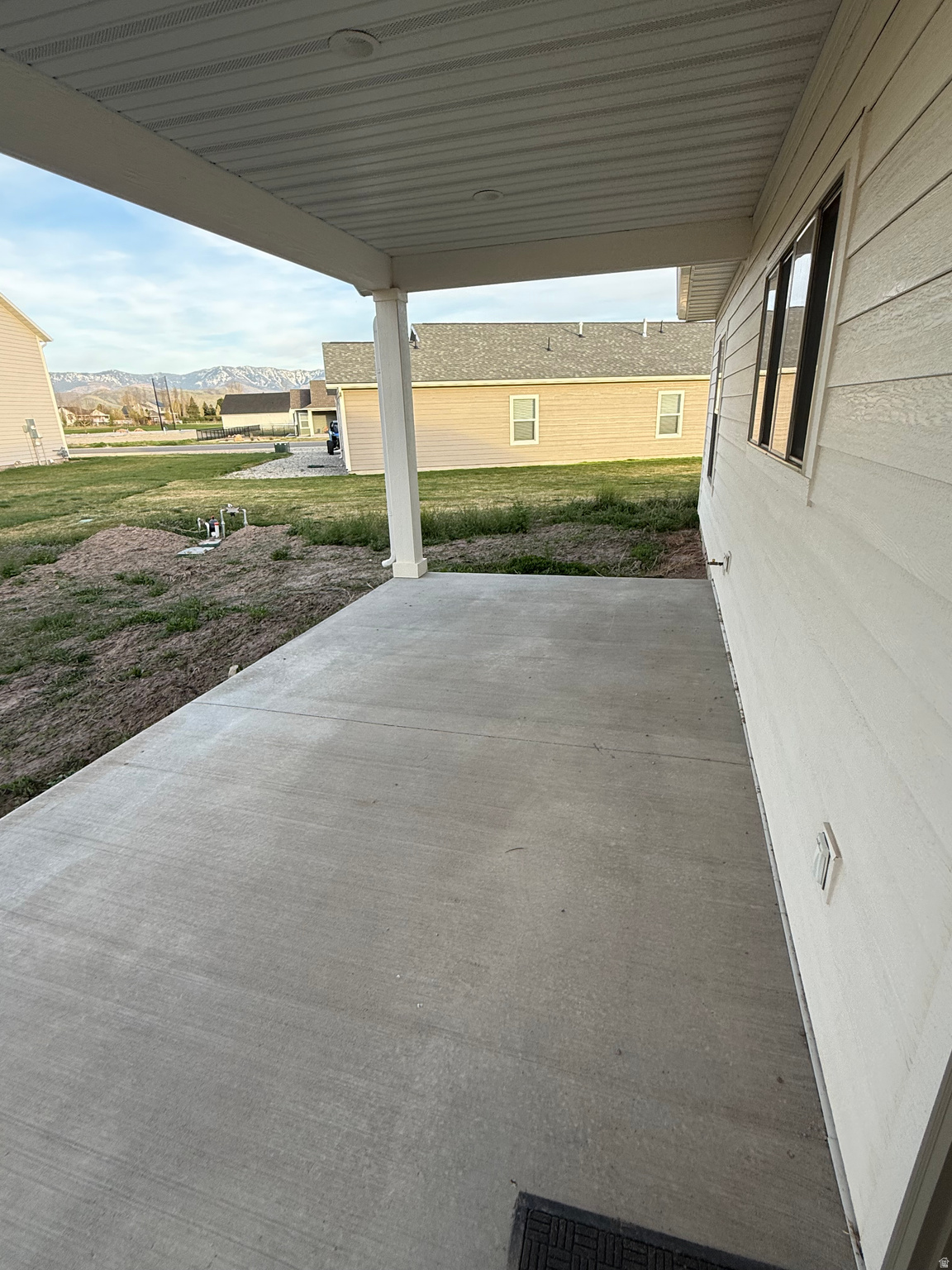 COUNTRY CLUB - Residential