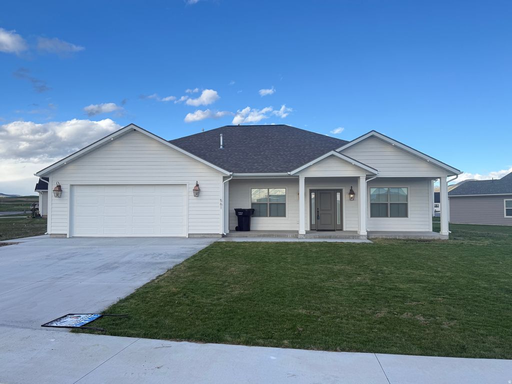 Photo of 561 E EAGLE DR, Preston, ID 83263 (MLS # 2150096)