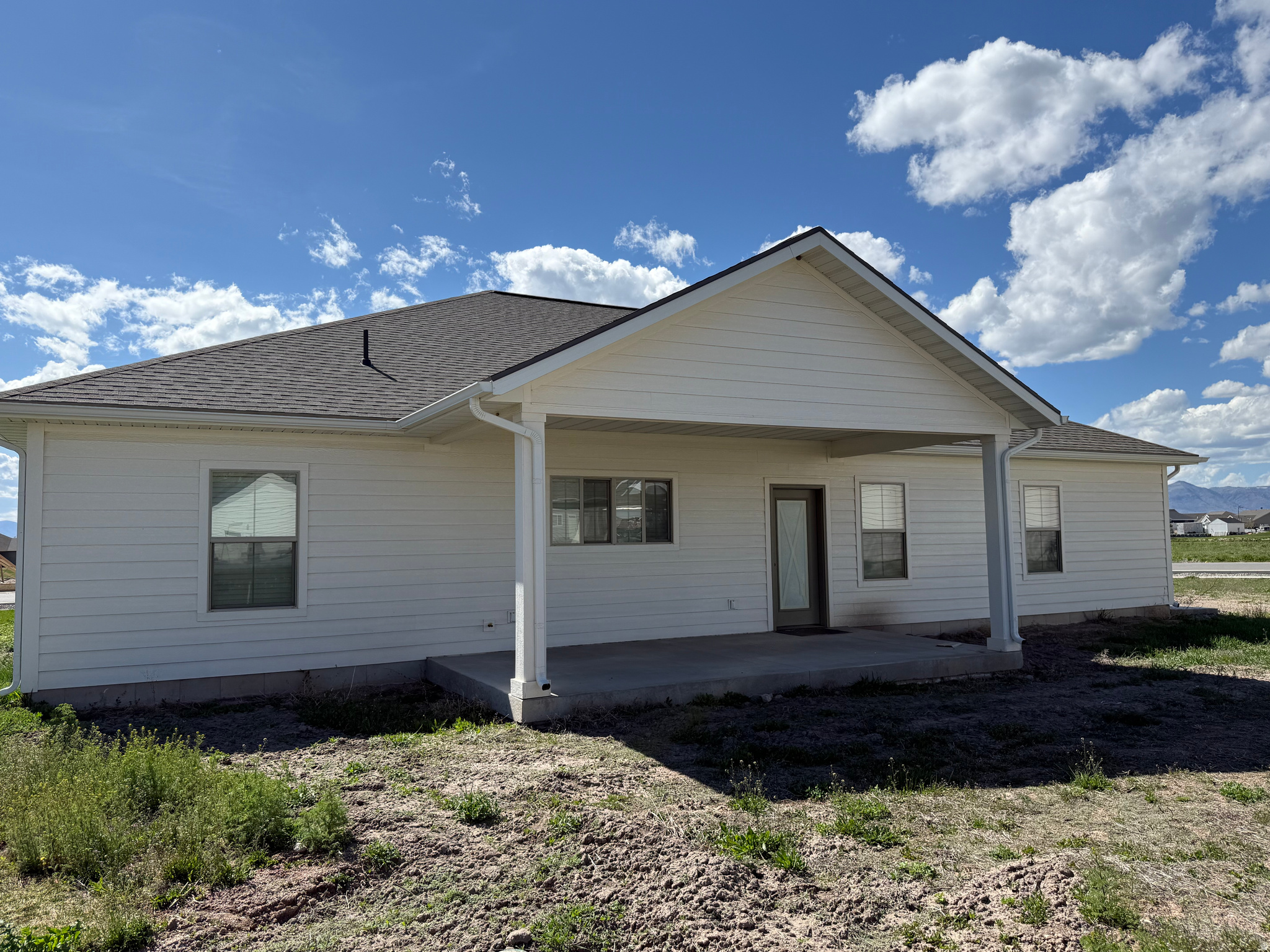 COUNTRY CLUB - Residential