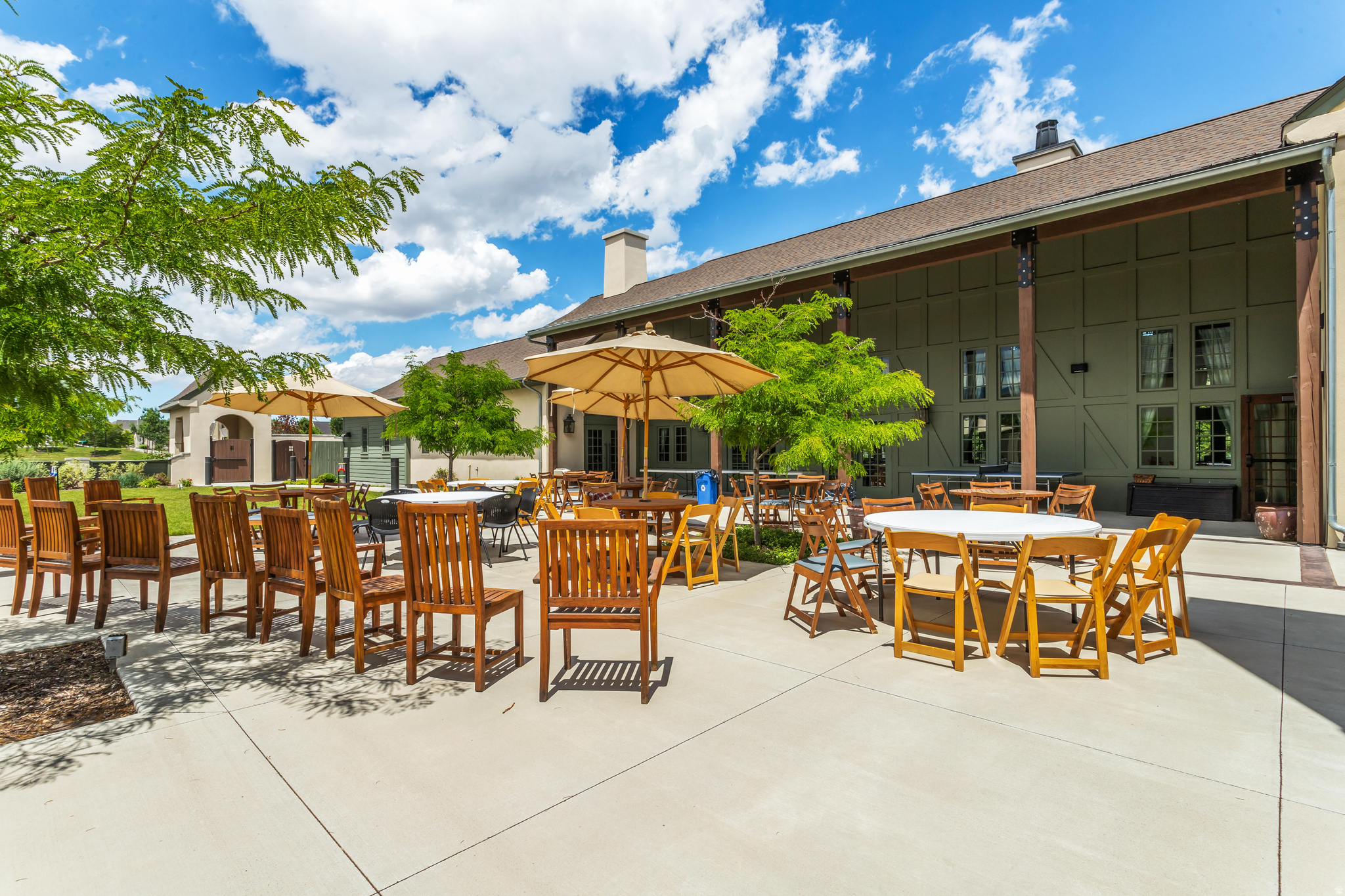 DAYBREAK GARDEN PARK - Residential