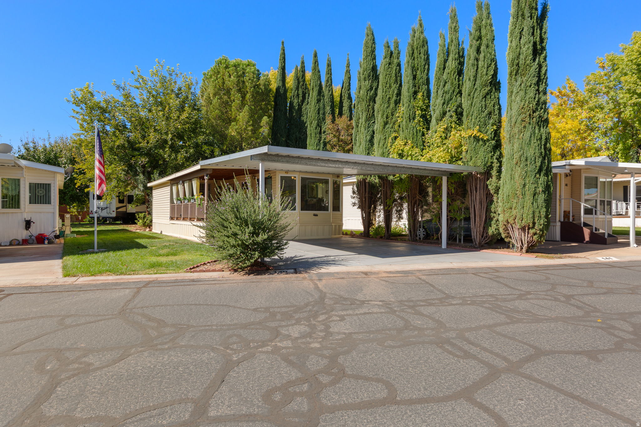 KINGS ROW EST - Residential