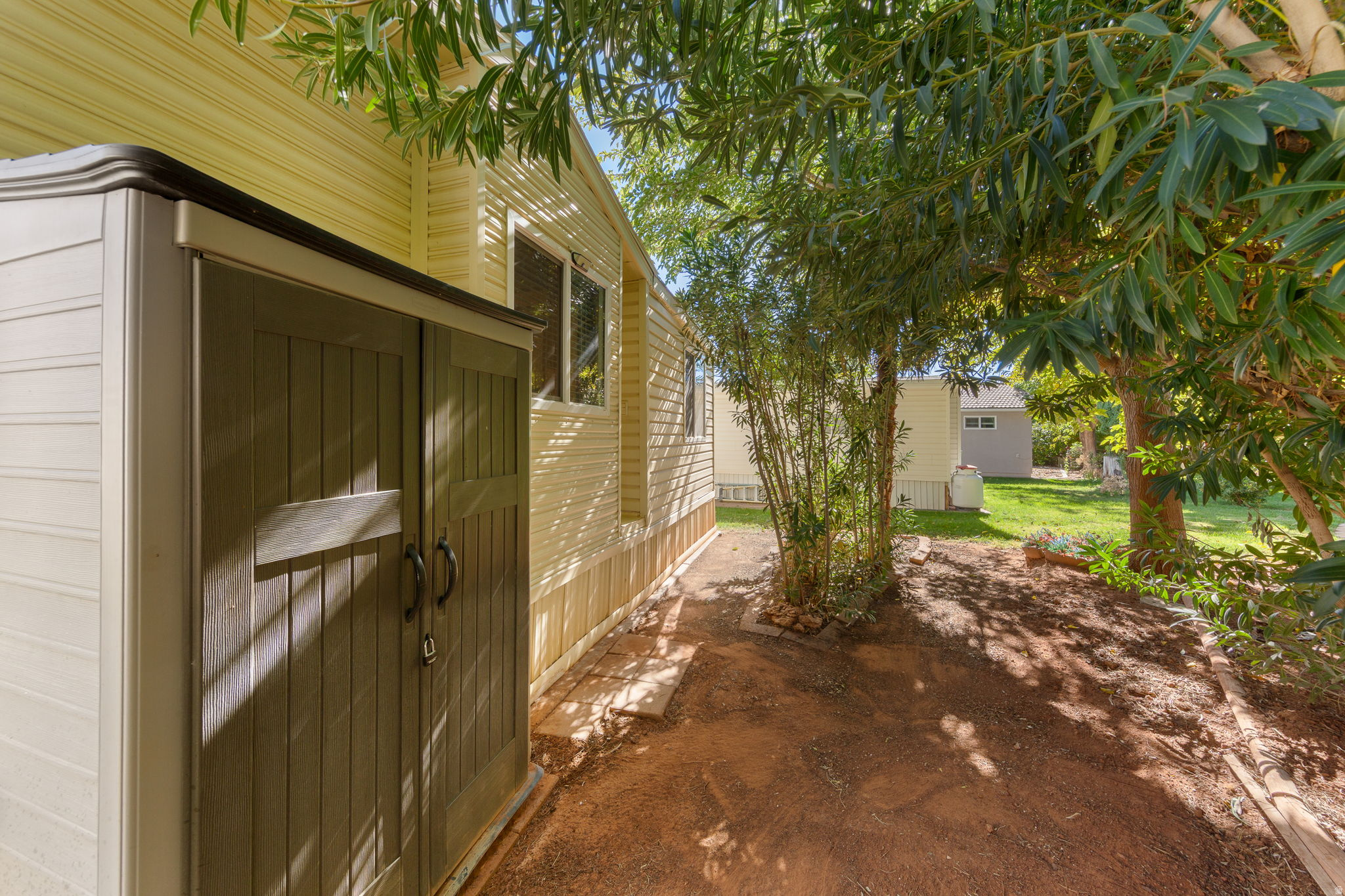 KINGS ROW EST - Residential