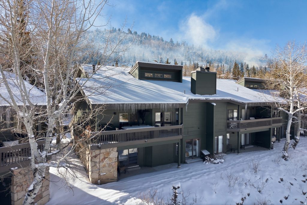 Photo of 1521 LAKESIDE DR, Park City, UT 84060 (MLS # 2133747)