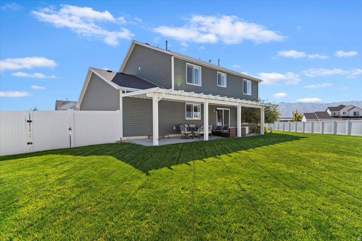 SUNRISE MEADOWS - Residential