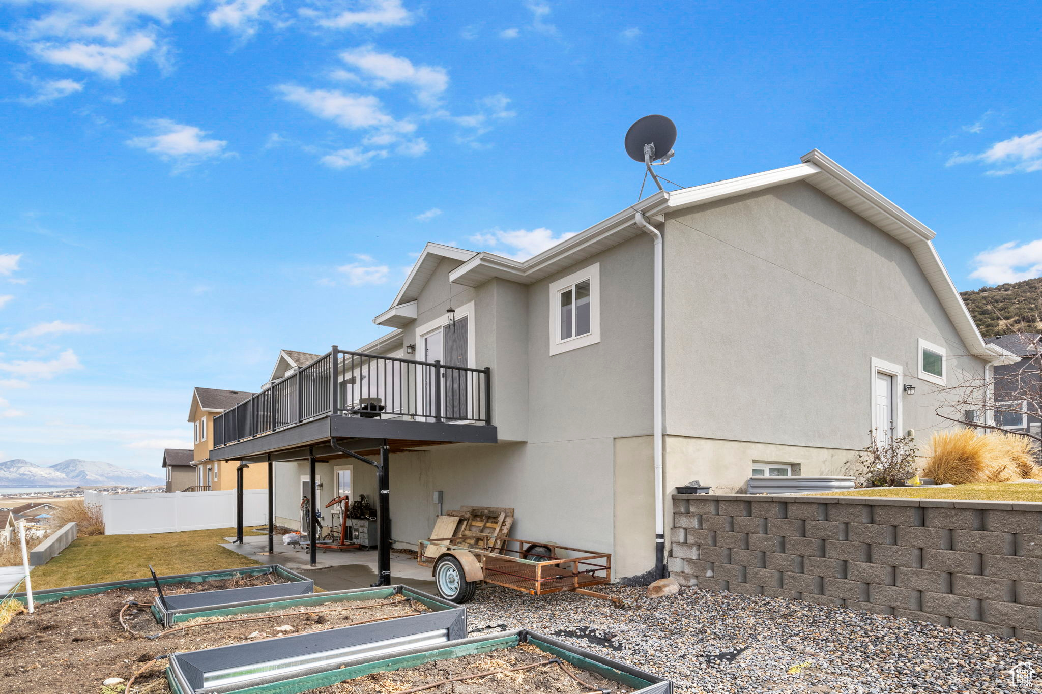 Eagle Mountain, Utah 84005, United States, 3 Bedrooms Bedrooms, ,3 BathroomsBathrooms,Residential,Active,84324