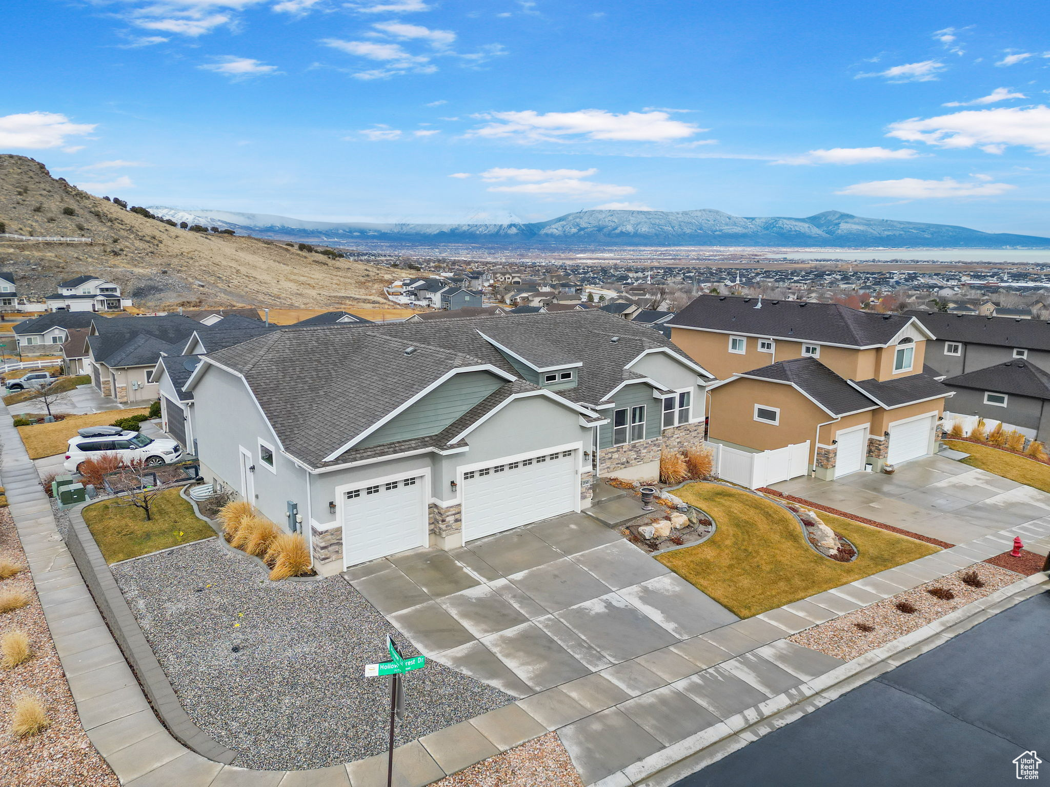 Eagle Mountain, Utah 84005, United States, 3 Bedrooms Bedrooms, ,3 BathroomsBathrooms,Residential,Active,84324