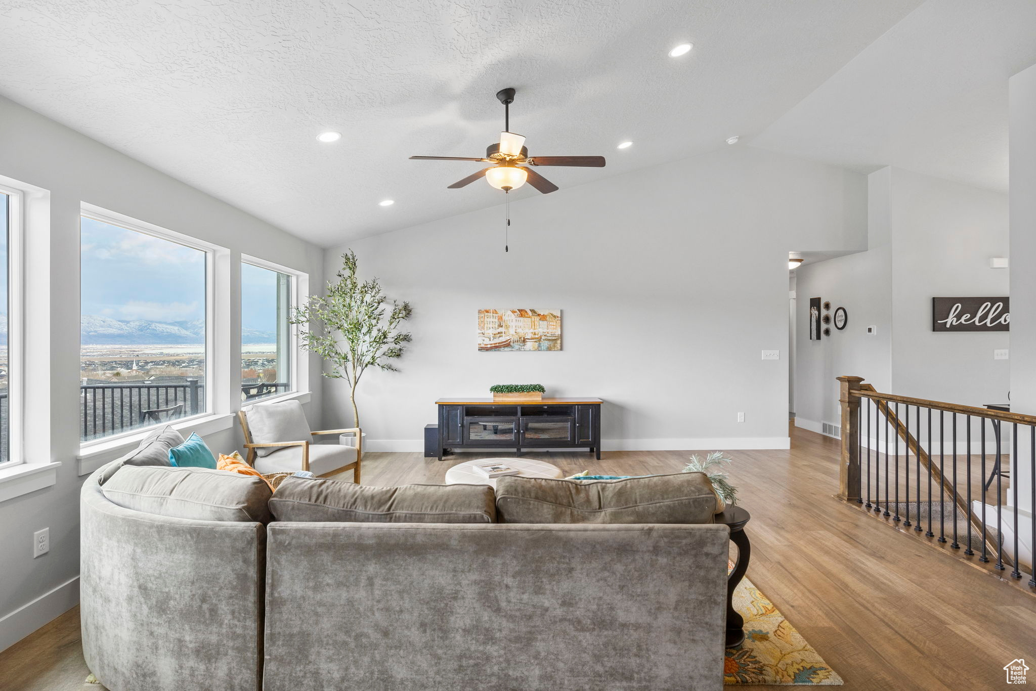 Eagle Mountain, Utah 84005, United States, 3 Bedrooms Bedrooms, ,3 BathroomsBathrooms,Residential,Active,84324