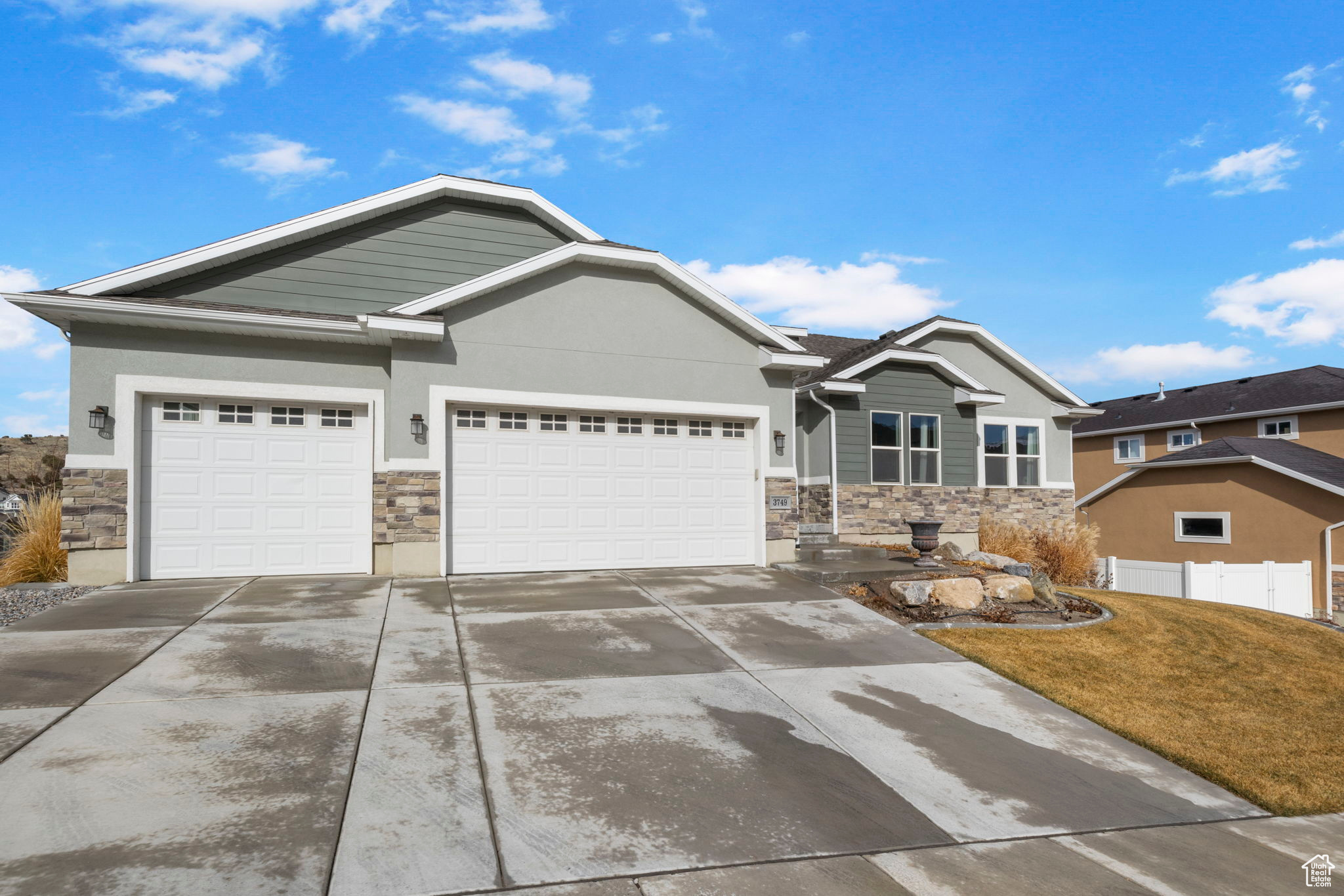 Eagle Mountain, Utah 84005, United States, 3 Bedrooms Bedrooms, ,3 BathroomsBathrooms,Residential,Active,84324