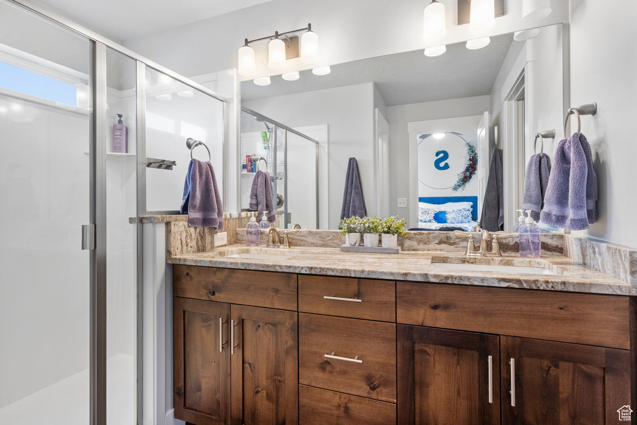 Eagle Mountain, Utah 84005, United States, 3 Bedrooms Bedrooms, ,3 BathroomsBathrooms,Residential,Active,84324